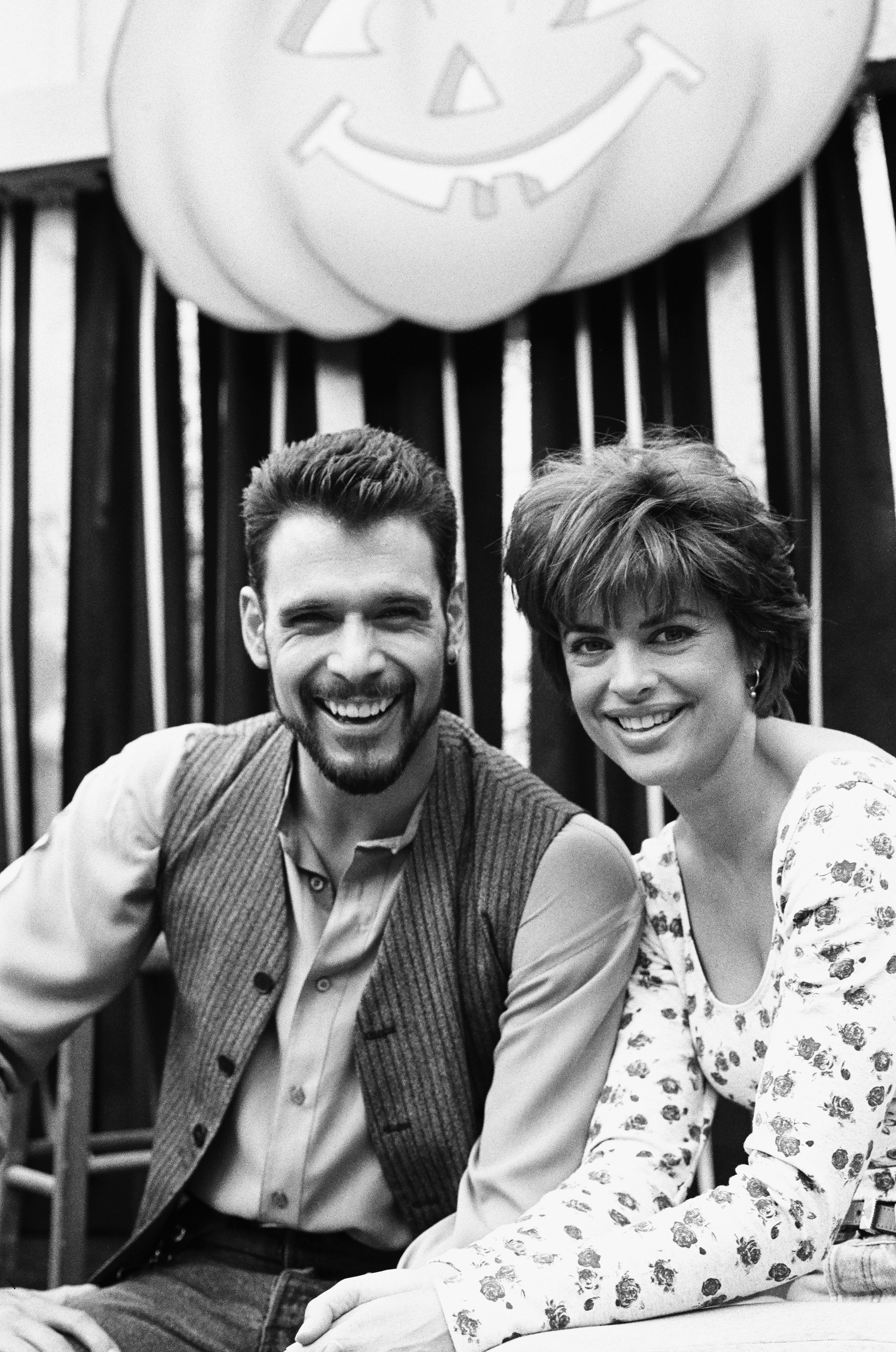 Kelker-Kelly and Lisa Rinna pose together in a 1993 "Days of Our Lives" portrait. Years later, Kelker-Kelly said the demands of the show had made him consider leaving acting for a less chaotic career. | Source: Getty Images