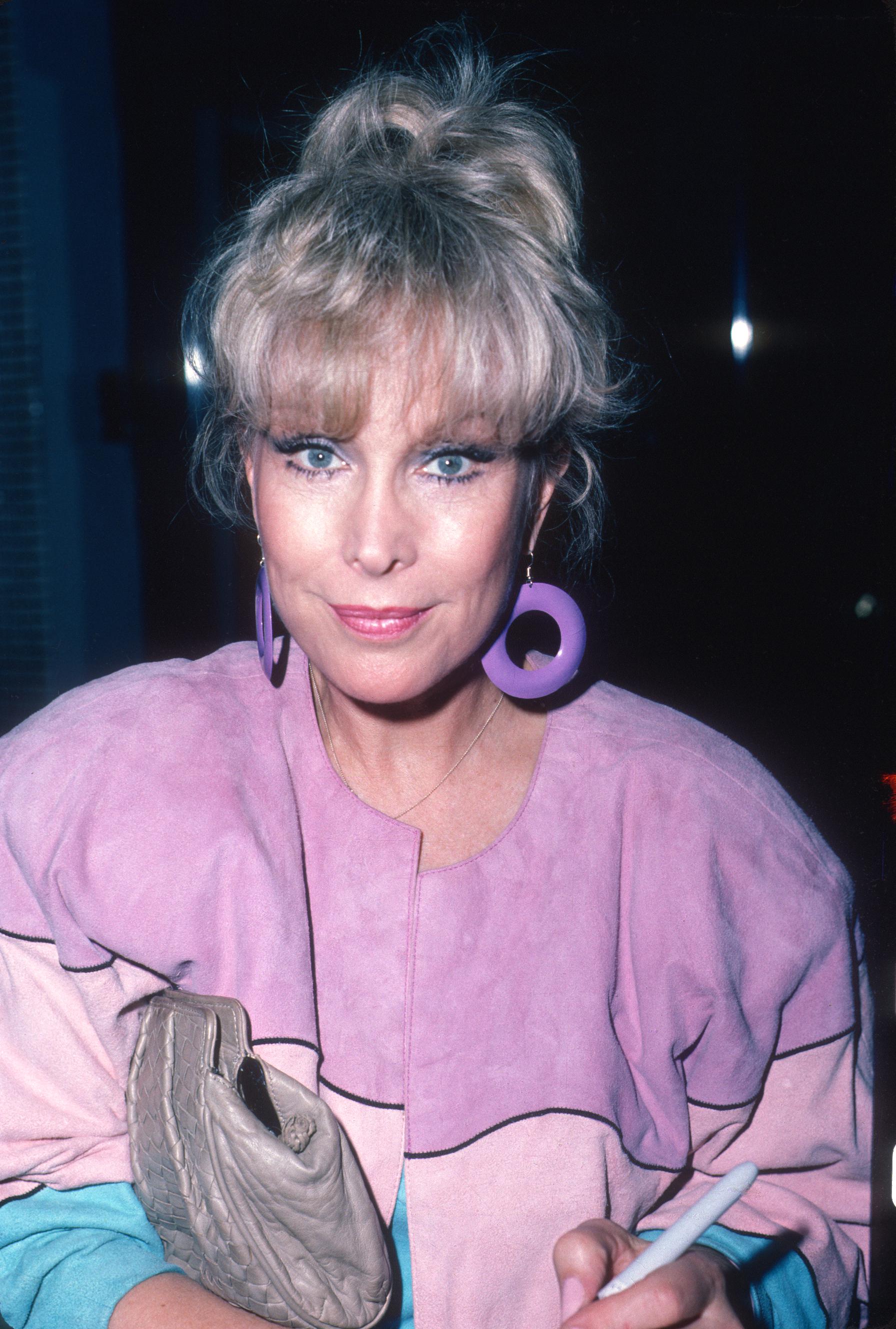 Barbara Eden was photographed in Los Angeles in 1985, years after she started using serum as a teenager. She has said that washing her face, removing her makeup and moisturizing are also part of her nightly skincare routine. | Source: Getty Images