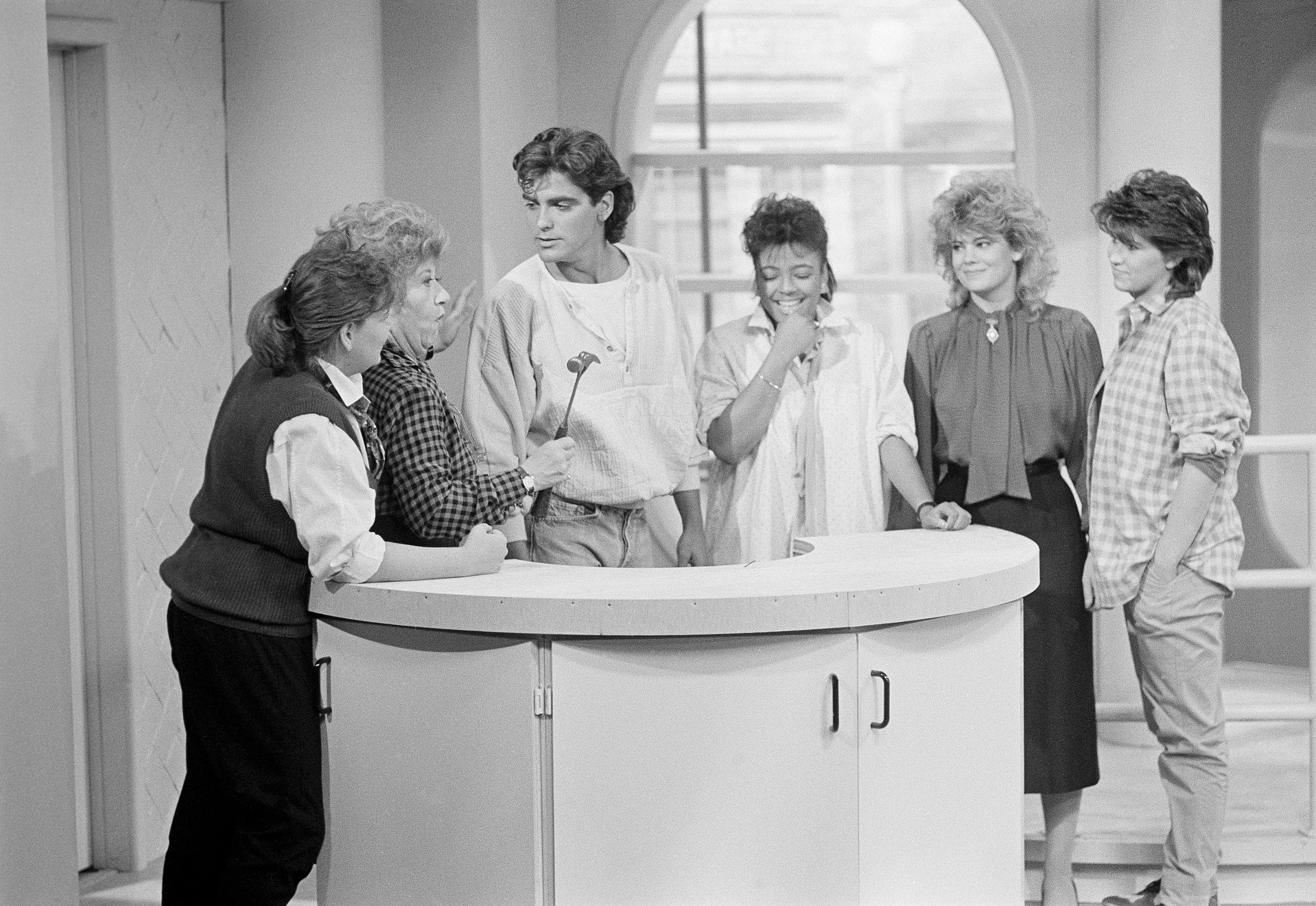 Charlotte Rae, pictured as Mrs. Edna Ann Garrett, joins the cast of The Facts of Life in the episode “Grand Opening,” which aired on September 28, 1985. The spinoff became a major success, with Rae serving as the maternal center of the boarding-school story before leaving the series in 1986. | Source: Getty Images
