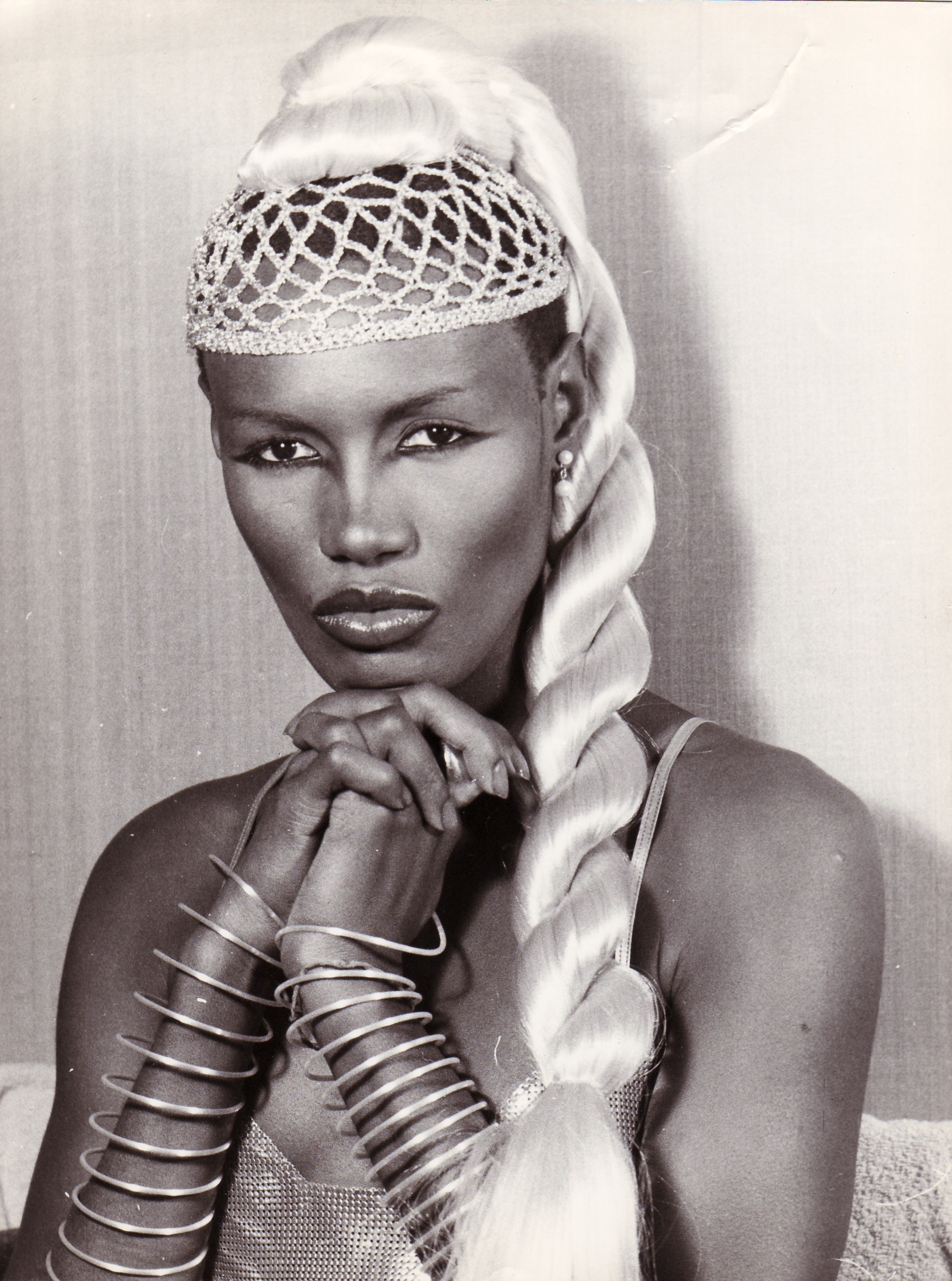 Grace Jones in a portrait circa 1977. | Source: Getty Images