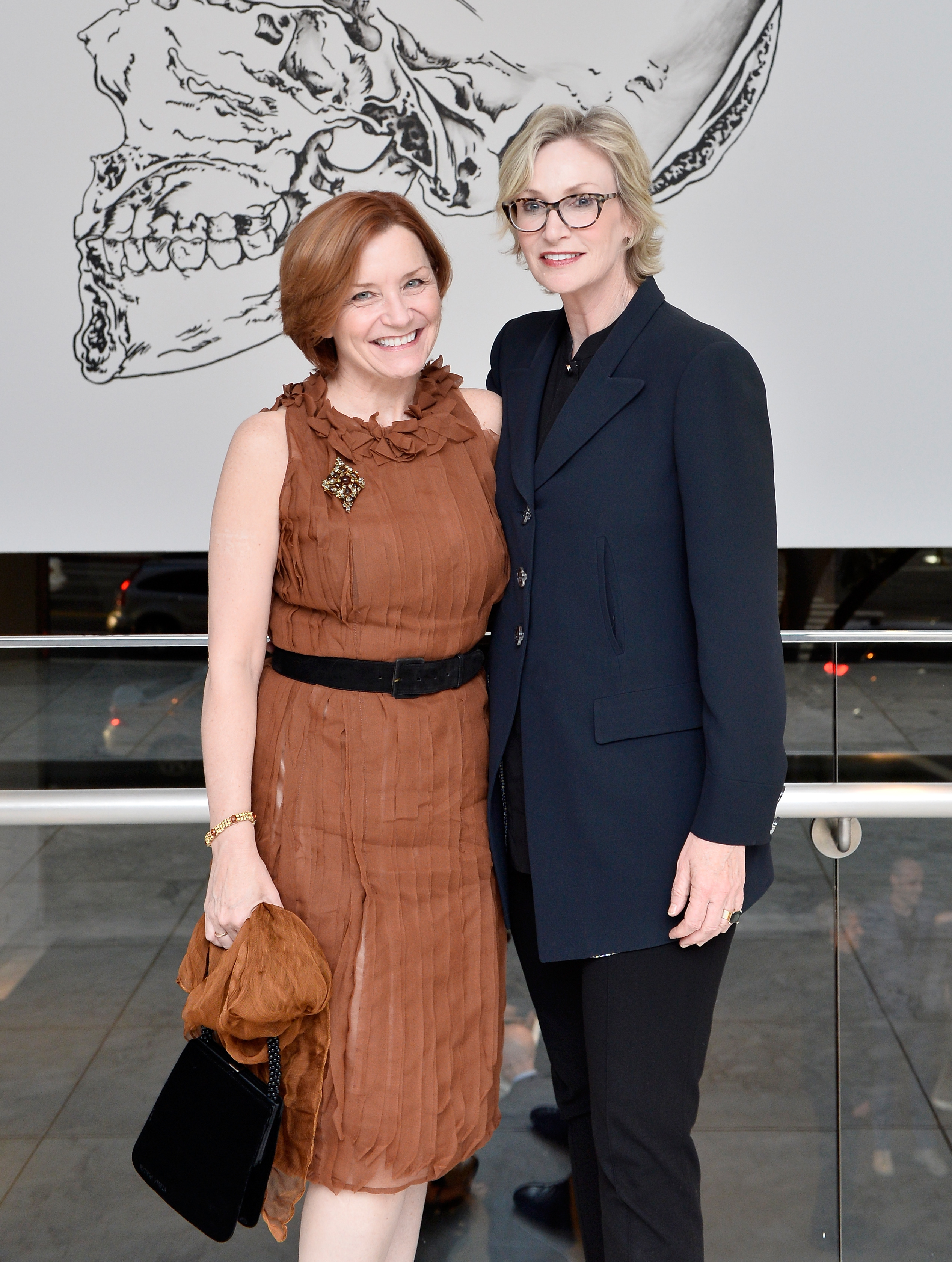 Jennifer Cheyne and Jane Lynch at the Hammer Museum 15th Annual Gala on October 14, 2017, in Los Angeles, California. | Source: Getty Images