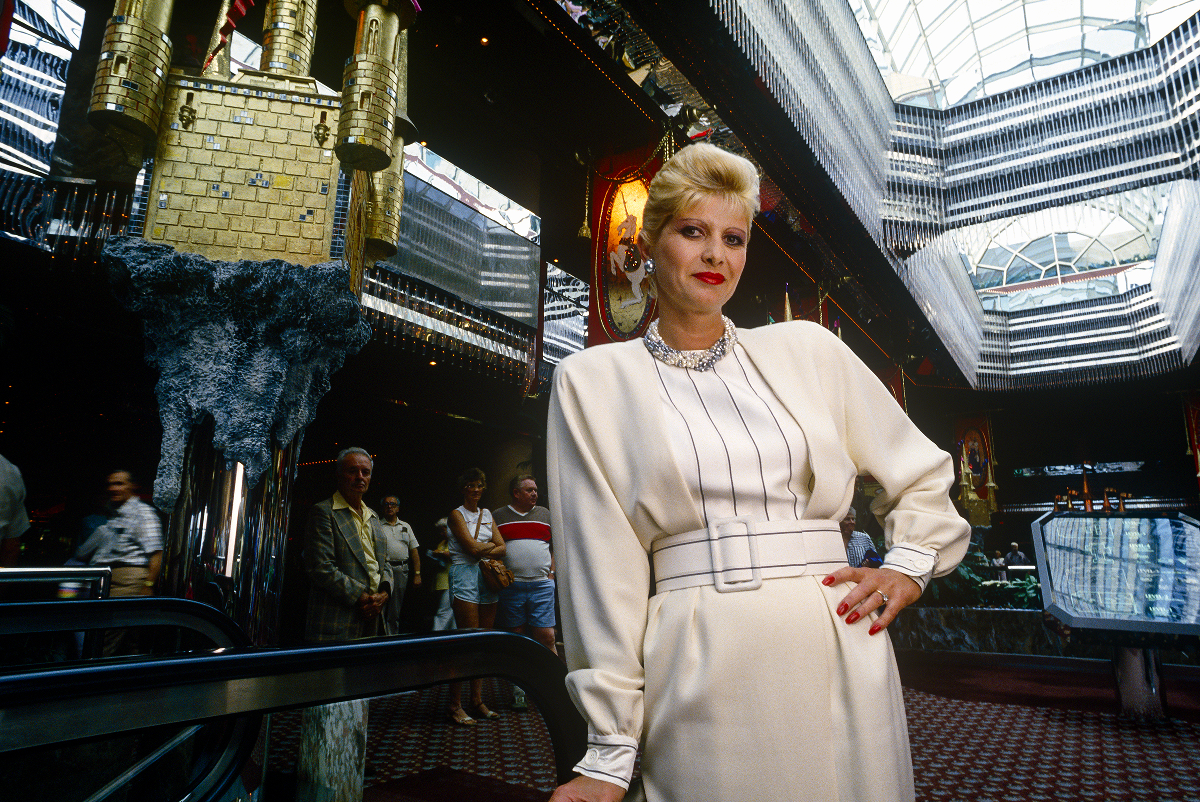 Ivana Trump posing for a photo in Trump Casino in Atlantic City in 1987. | Source: Getty Images