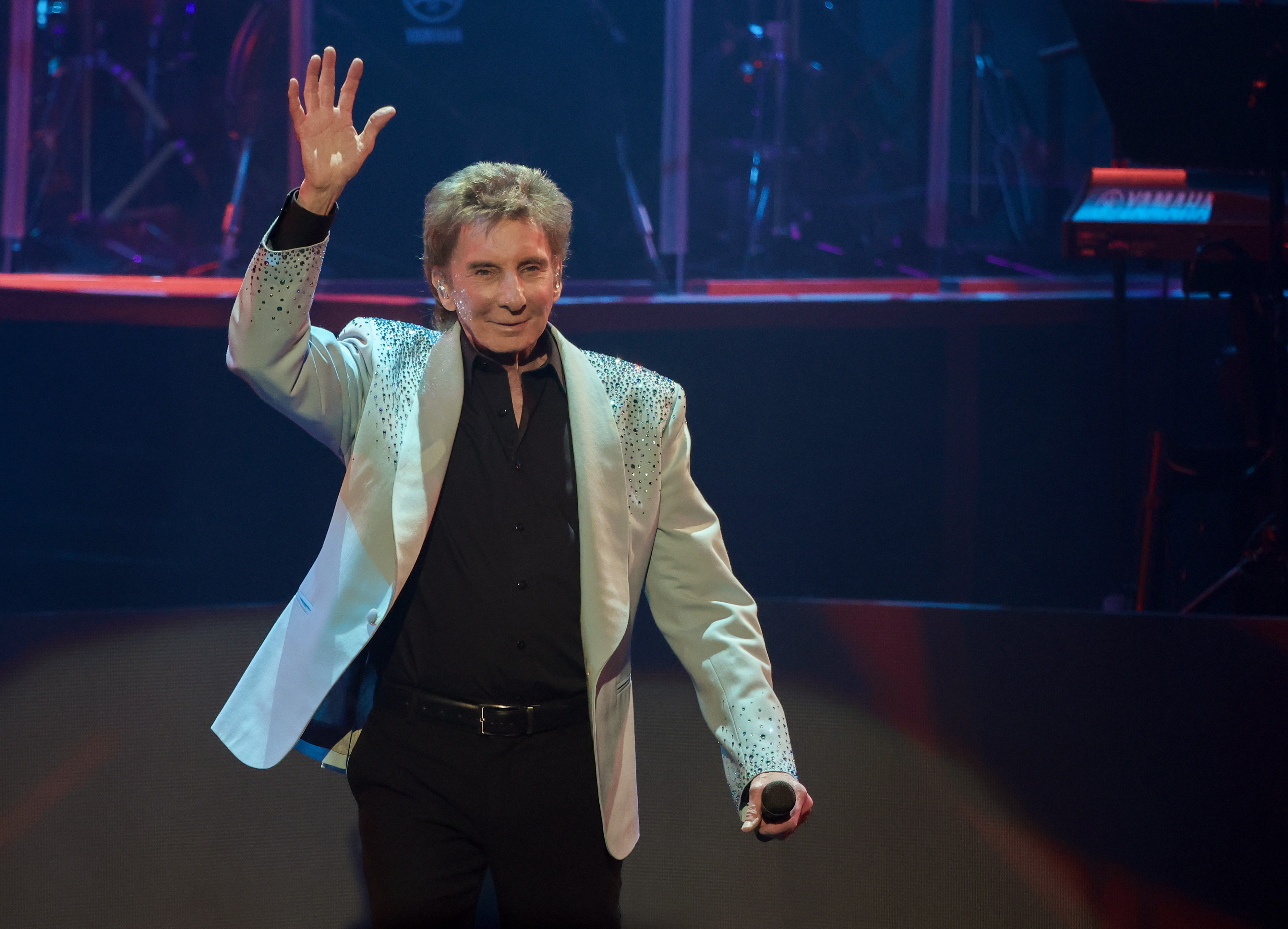 Barry Manilow performs during his residency at the Westgate Las Vegas Resort & Casino on September 21, 2023 | Source: Getty Images