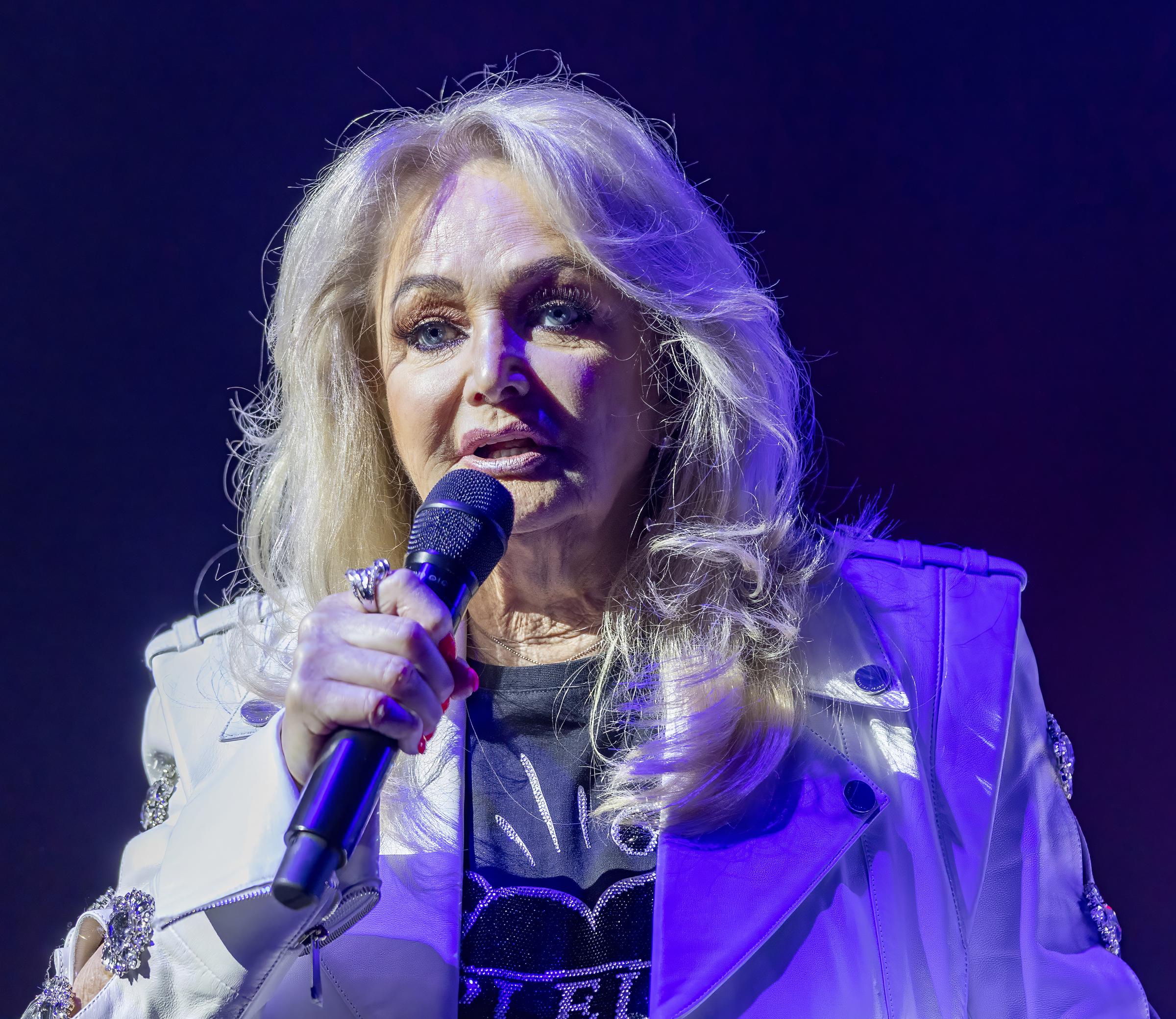 The fan still felt sorry for Bonnie Tyler. At this event, she performed at Theater am Potsdamer Platz on May 3, 2025, in Berlin, Germany. | Source: Getty Images