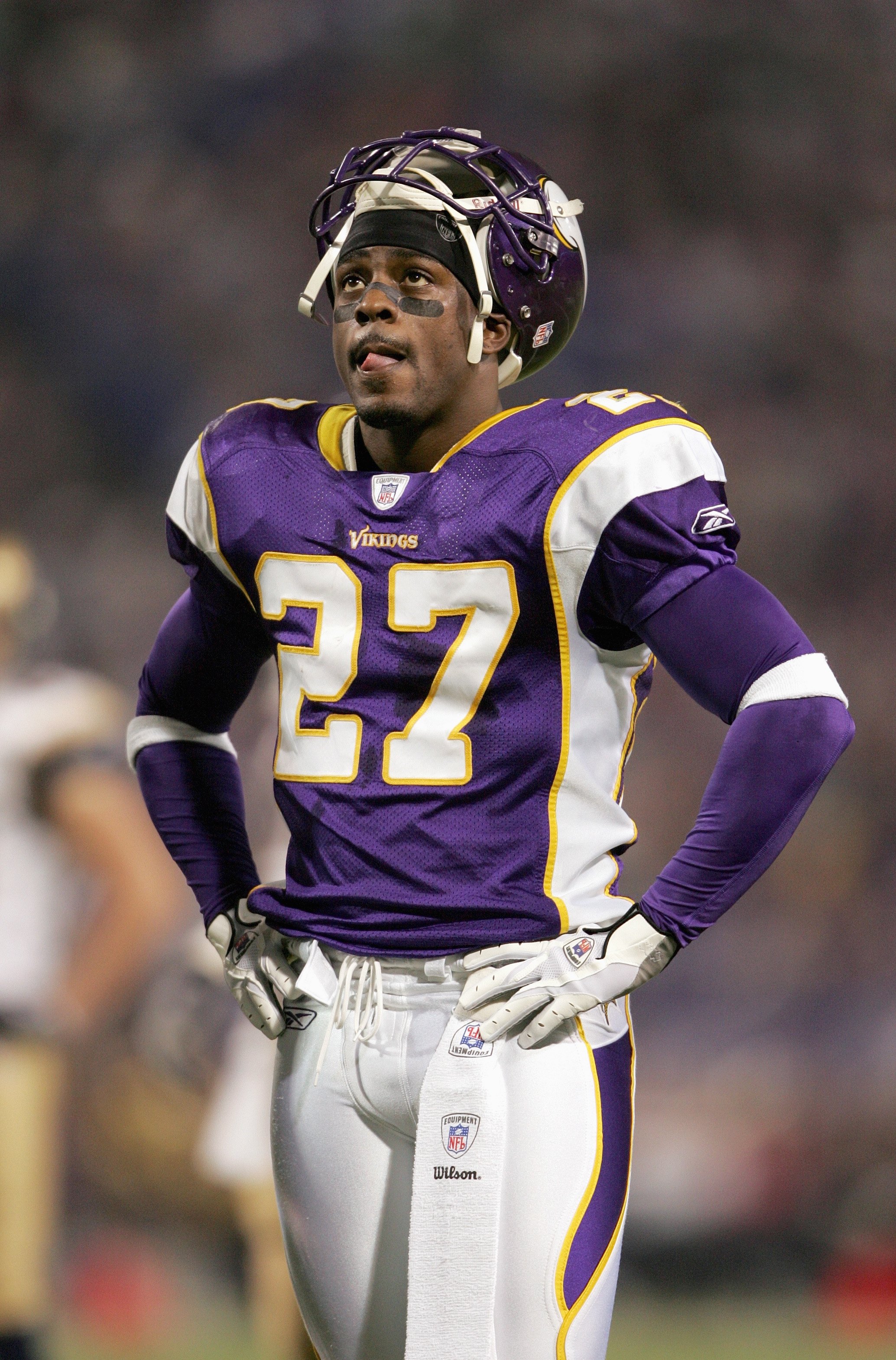 Ronyell Whitaker #27 of the Minnesota Vikings stands on the field during the game against the St. Louis Rams on December 31, 2006 | Source: Getty Images