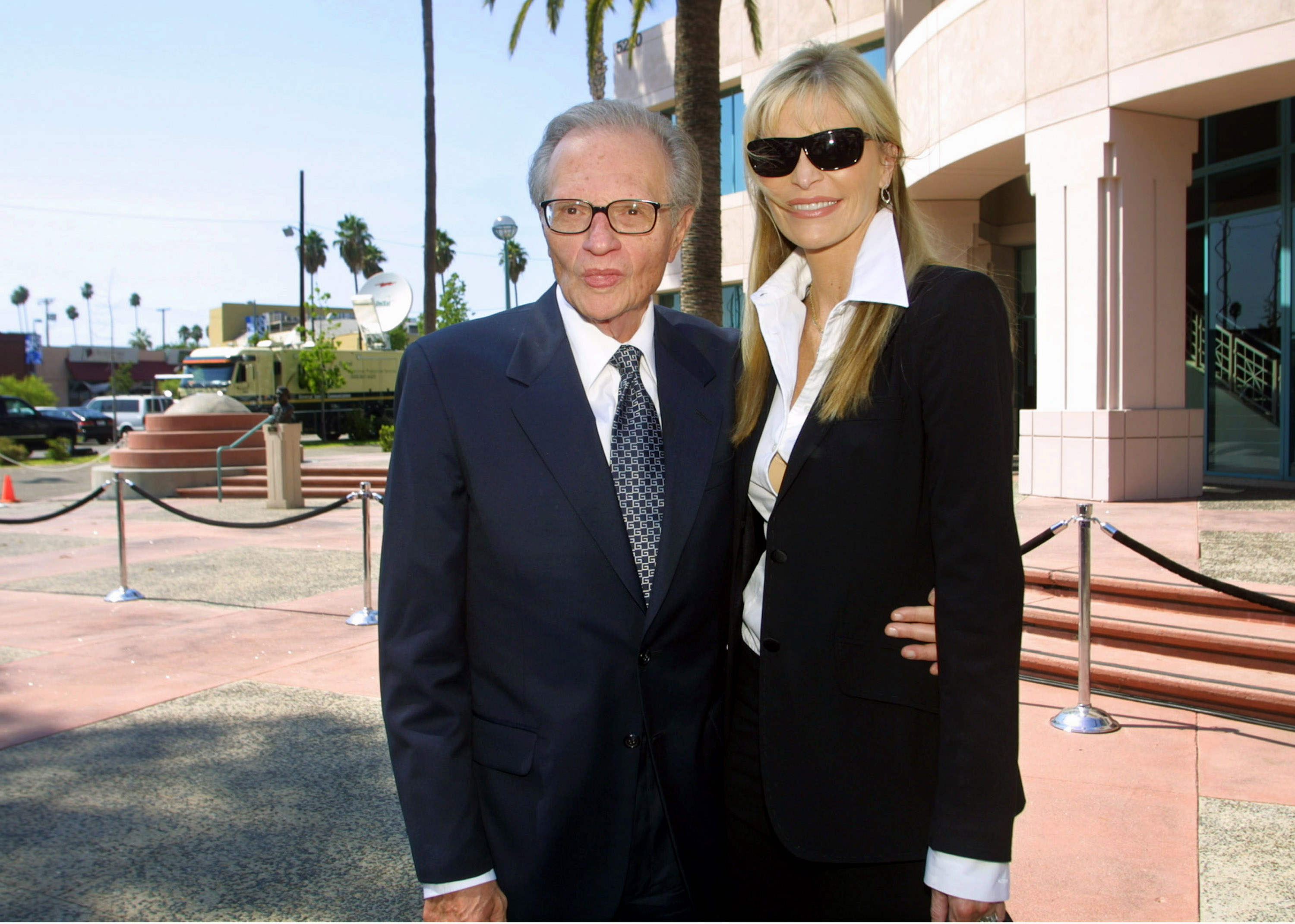 Larry King and Shawn Southwick during a memorial service for Bob Hope at the Academy of Television Arts and Sciences in North Hollywood on August 15, 2003, in Los Angeles, California | Source: Getty Images
