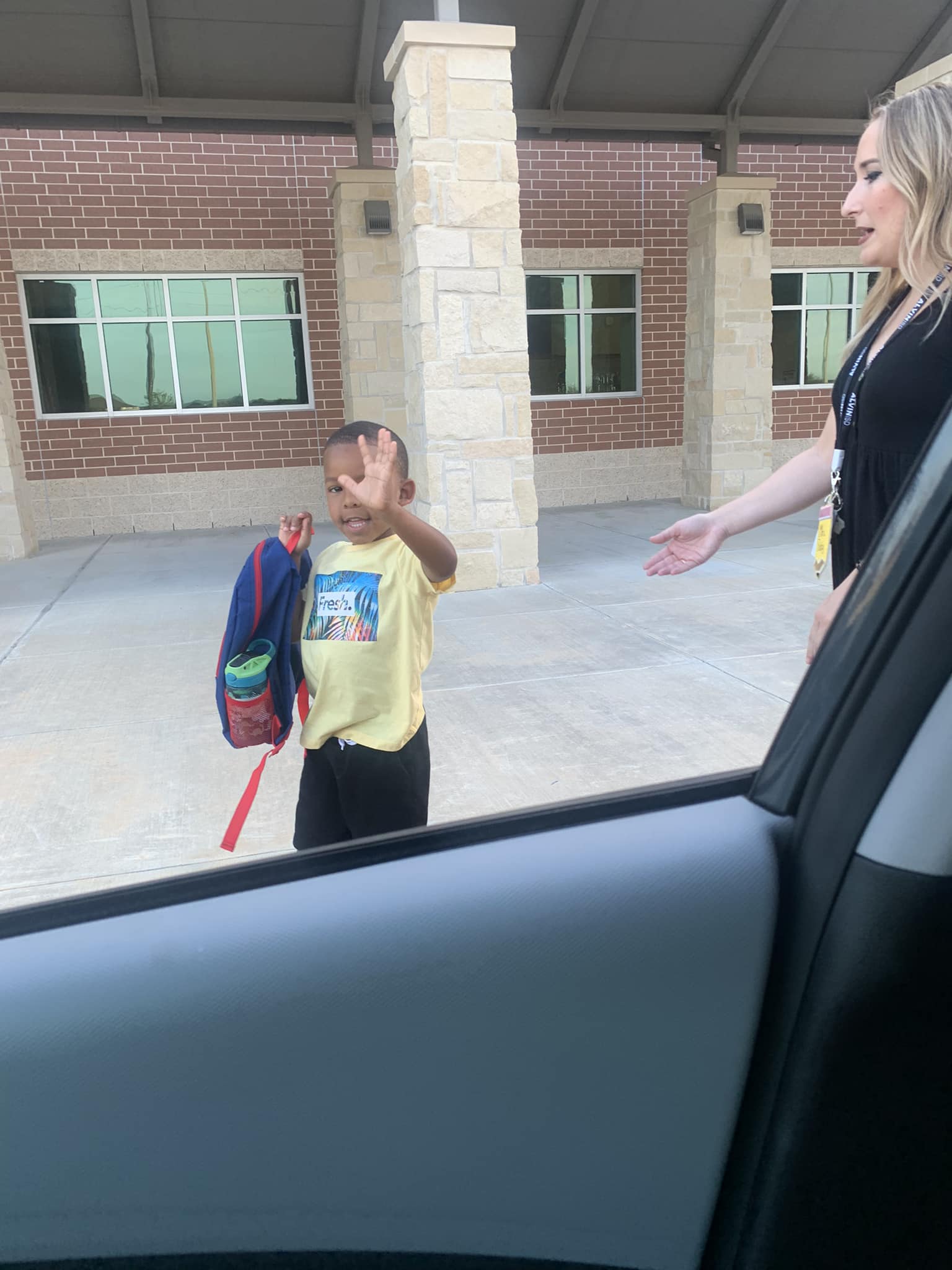 Nicholas Gray waving goodbye to his mom at school, posted on August 17, 2022. | Source: Facebook/Nicholas Gray