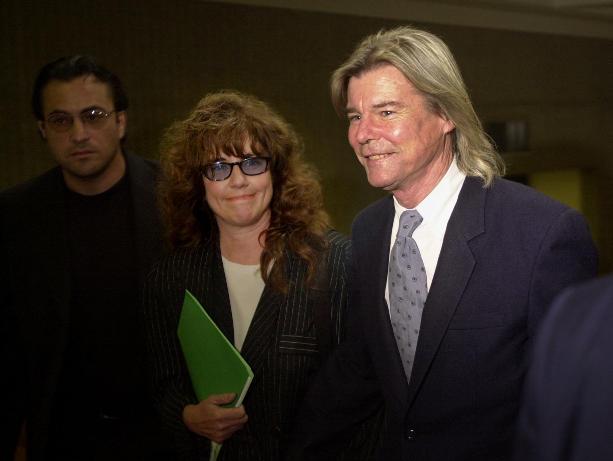 Patricia Ann Vincent and Jan-Michael Vincent arrive at court in Laguna Niguel, California, on September 21, 2000. | Source: Getty Images