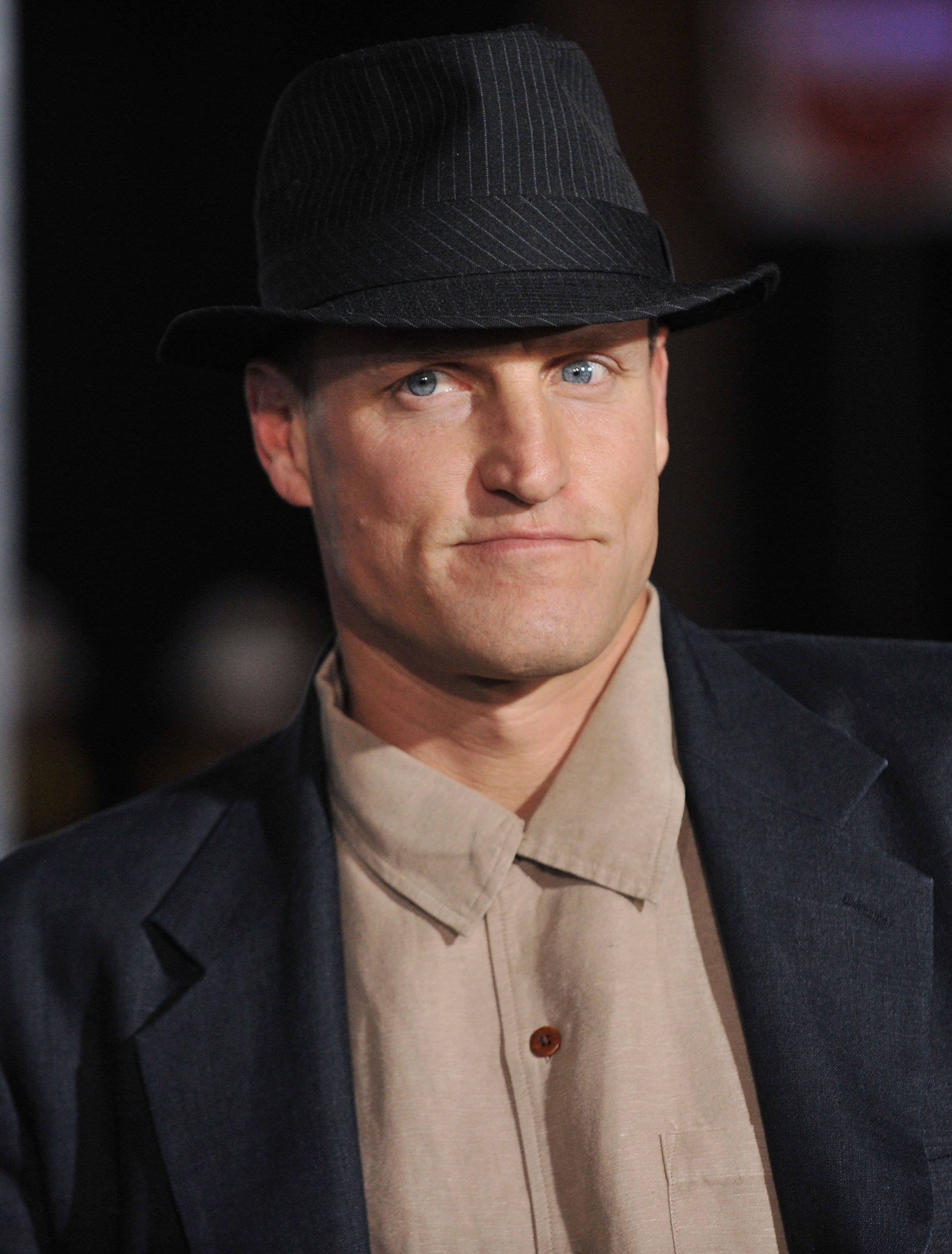 Woody Harrelson arrives at the premiere of "2012" at LA Live Downtown in Los Angeles, California, on November 3, 2009. | Source: Getty Images