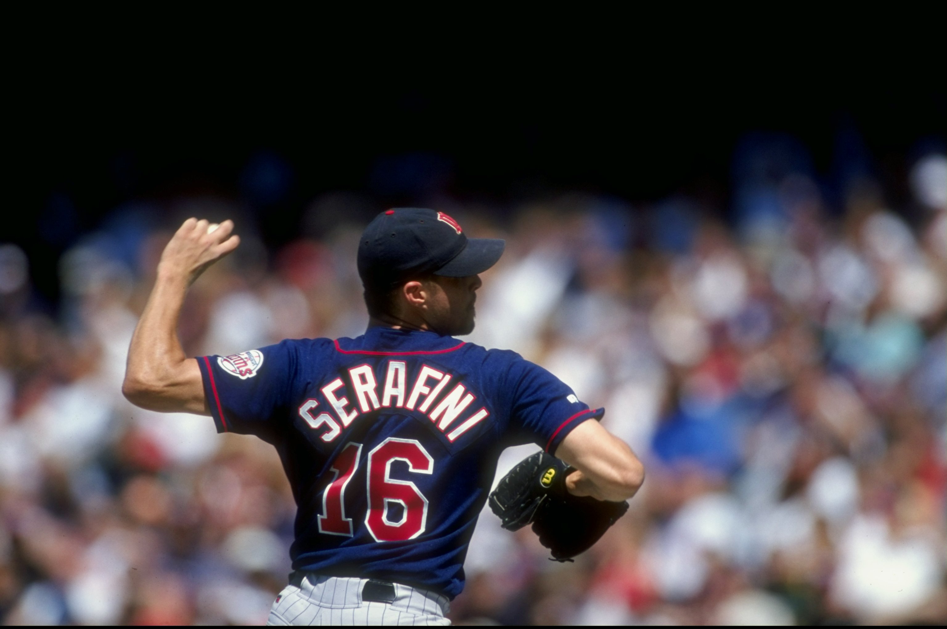 Daniel Serafini pitching with the Minnesota Twins against the Cleveland Indians in Cleveland, Ohio on July 11, 1998. | Source: Getty Images
