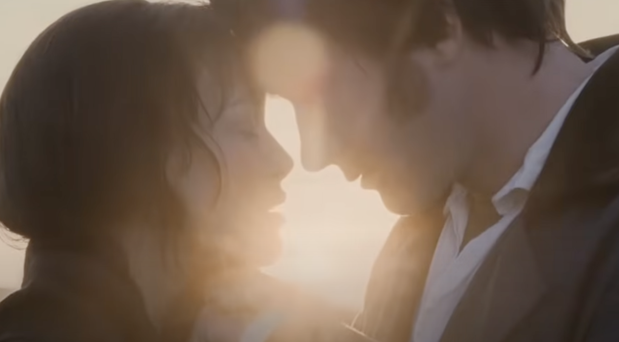 Elizabeth and Mr. Darcy sharing a tender moment. | Source: IMDb