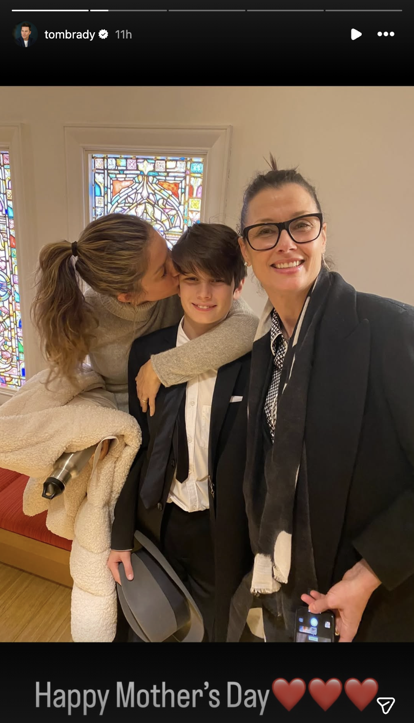 Gisele Bündchen kisses Jack while Bridget Moynahan smiles beside them | Source: Instagram/tombrady