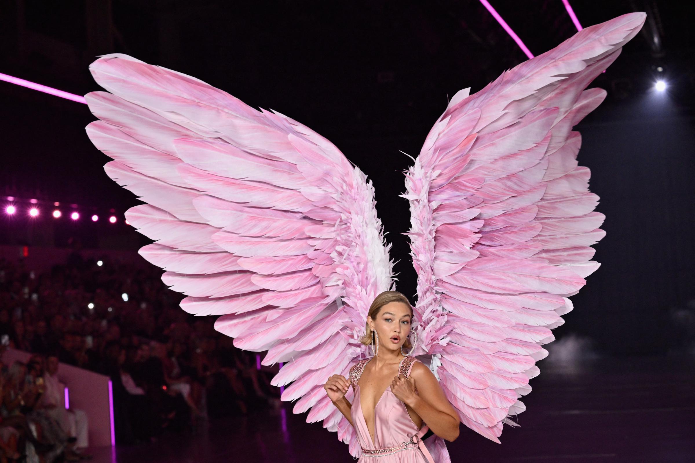 Gigi Hadid walks the runway during the Victoria's Secret Fashion Show in Brooklyn, New York, on October 15, 2024 | Source: Getty Images