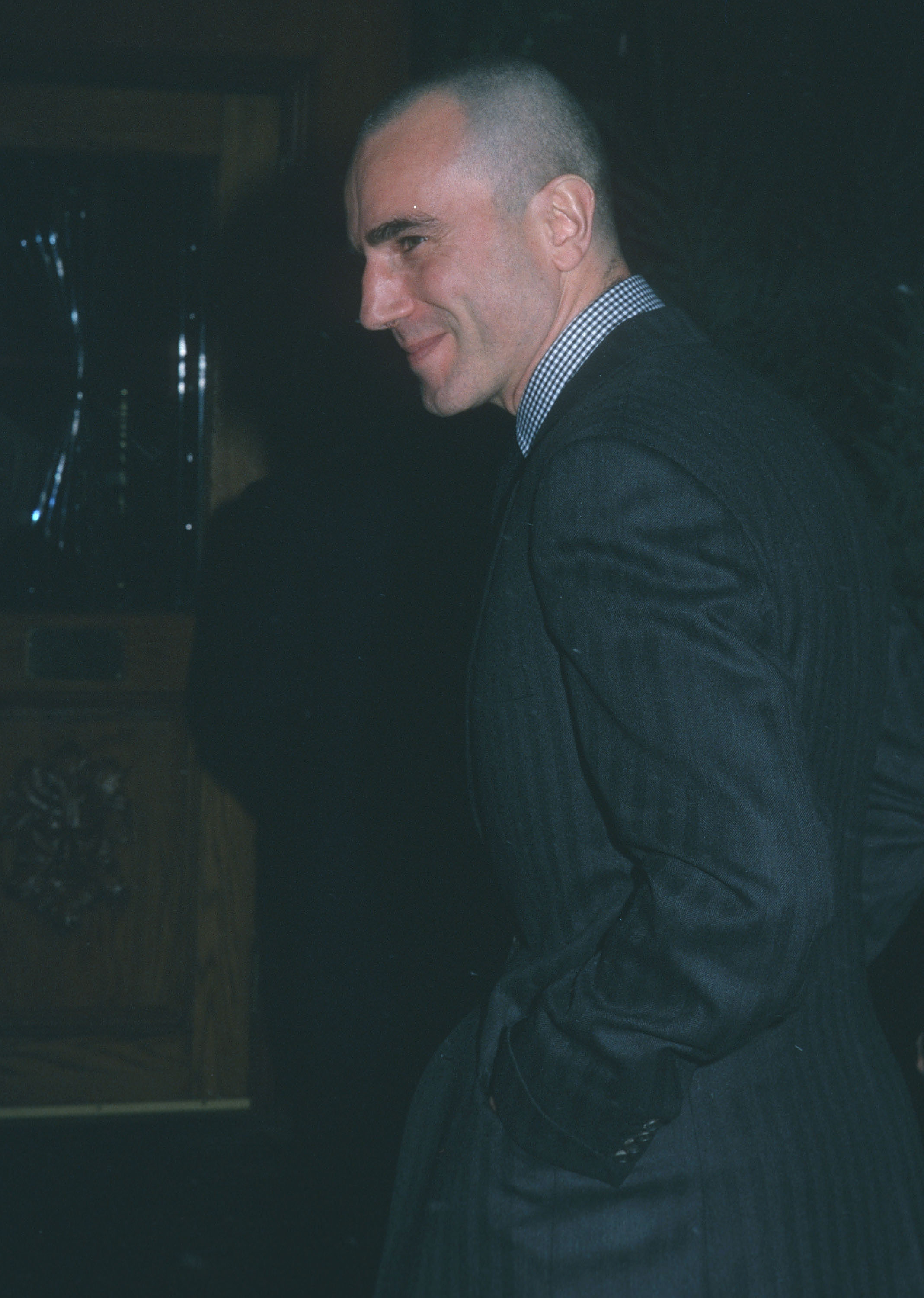 Daniel Day-Lewis at the 73rd Annual National Board of Review of Motion Pictures Awards at the Tavern on the Green in New York on January 7, 2002. | Source: Getty Images