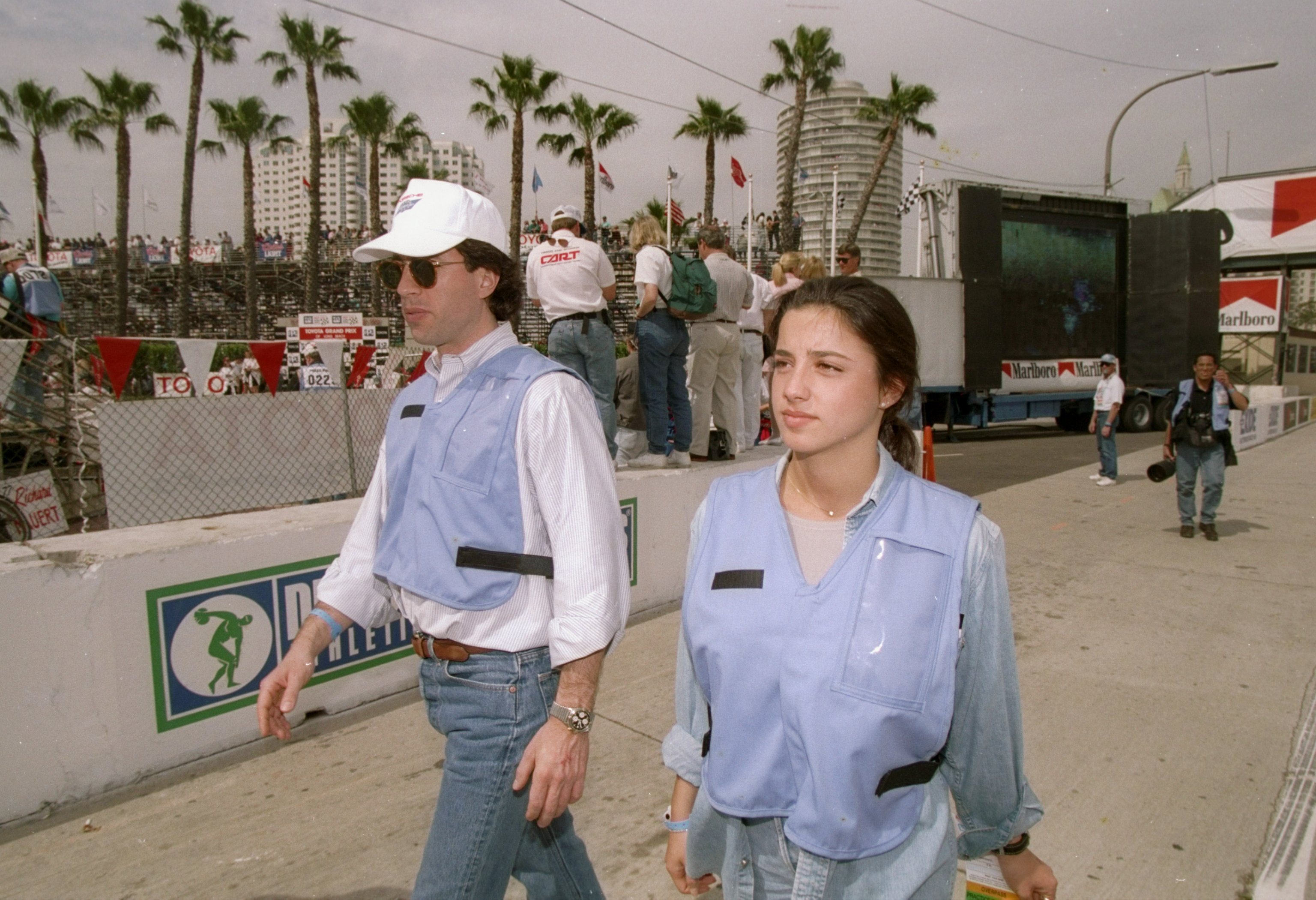 Jerry Seinfeld and Shoshana Loenstein walk during the Long Beach Grand Prix in Long Beach, California in 1994 | Source: Getty Images