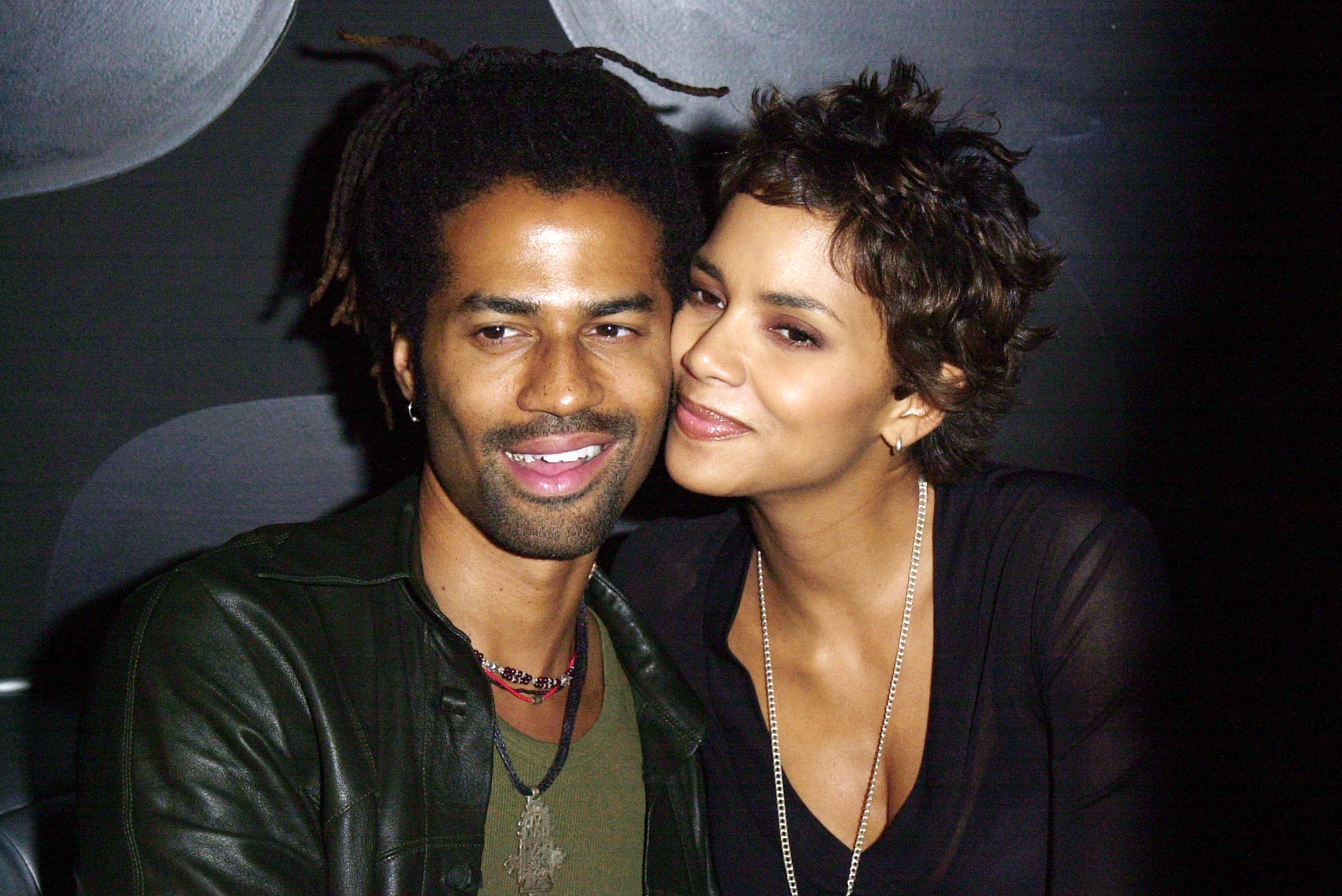 Halle Berry and Eric Benét during the Essence Hollywood Issue Party in Hollywood, California 2001. | Source: Getty Images