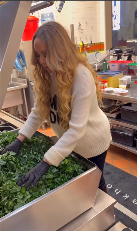 Mariah Carey prepares a Thanksgiving dish, dated November 28, 2025 | Source: Instagram/mariahcarey