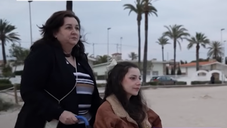 Noelia Castillo Ramos with her mother, Yolanda Ramos, seen in a video dated March 26, 2026 | Source: YouTube/@Antena3
