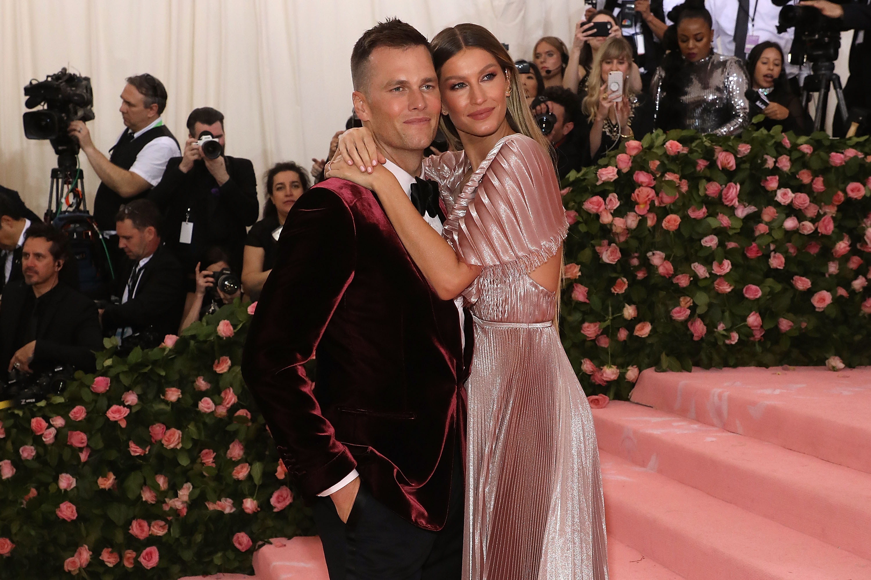 Brady and Bündchen spent years as one of the most recognizable couples on major red carpets, including repeated appearances at the Met Gala. Behind that polished public image, however, later reports claimed long-running disagreements over football, family life, and how much of Brady's time the sport consumed. | Source: Getty Images