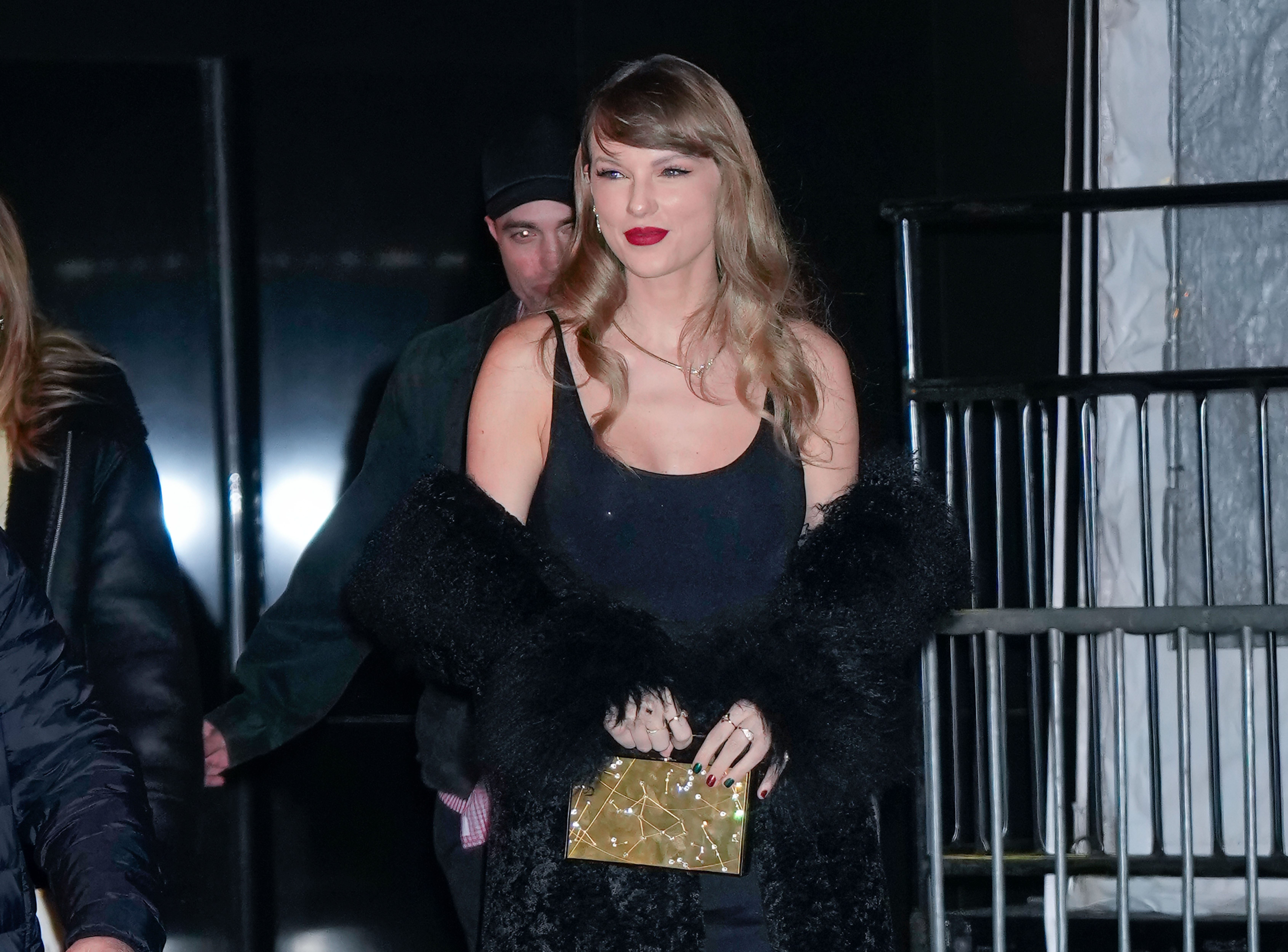 Of course, there is always a slight chance that this entire elaborate setup is a massive fake-out to distract the paparazzi from a secret, private ceremony elsewhere. | Source: Getty Images