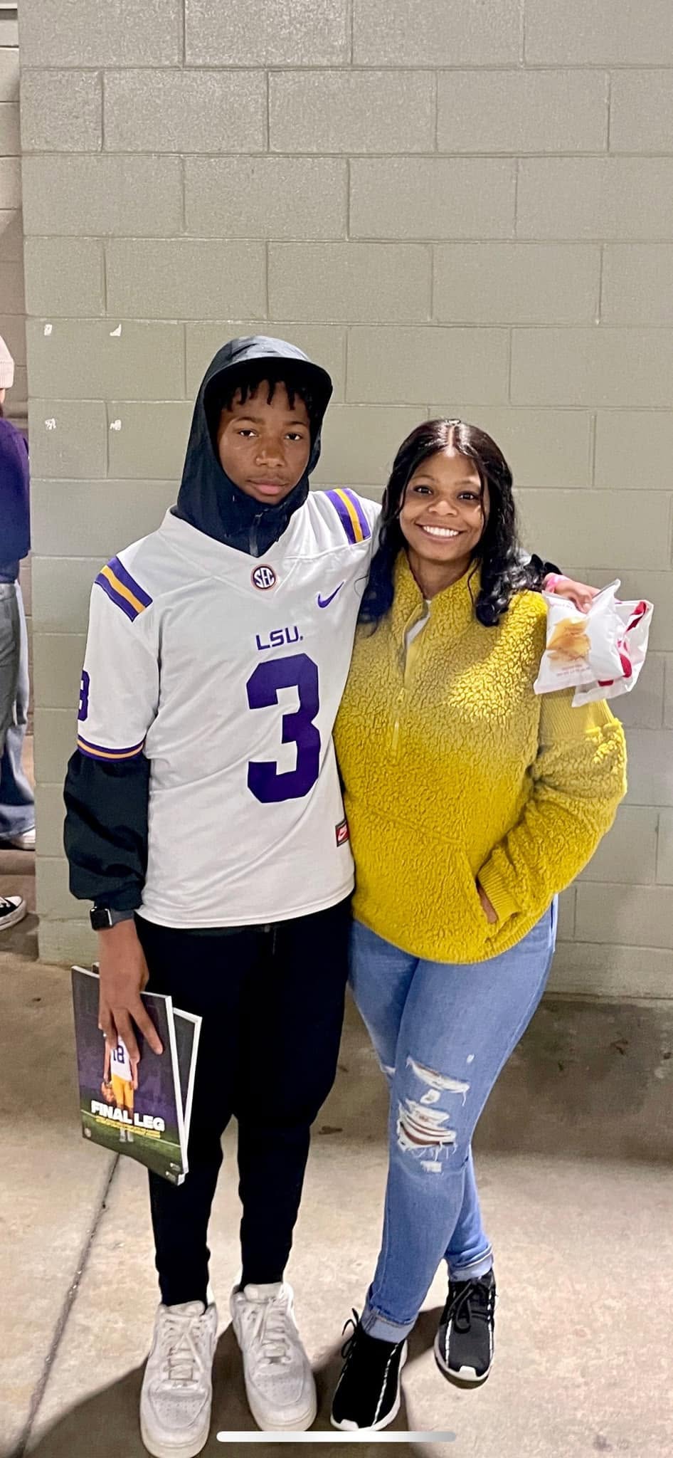 Karmelo Anthony poses with his mother, Kayla Hayes, from a post dated November 2021 | Source: Facebook/drew.anthony.37