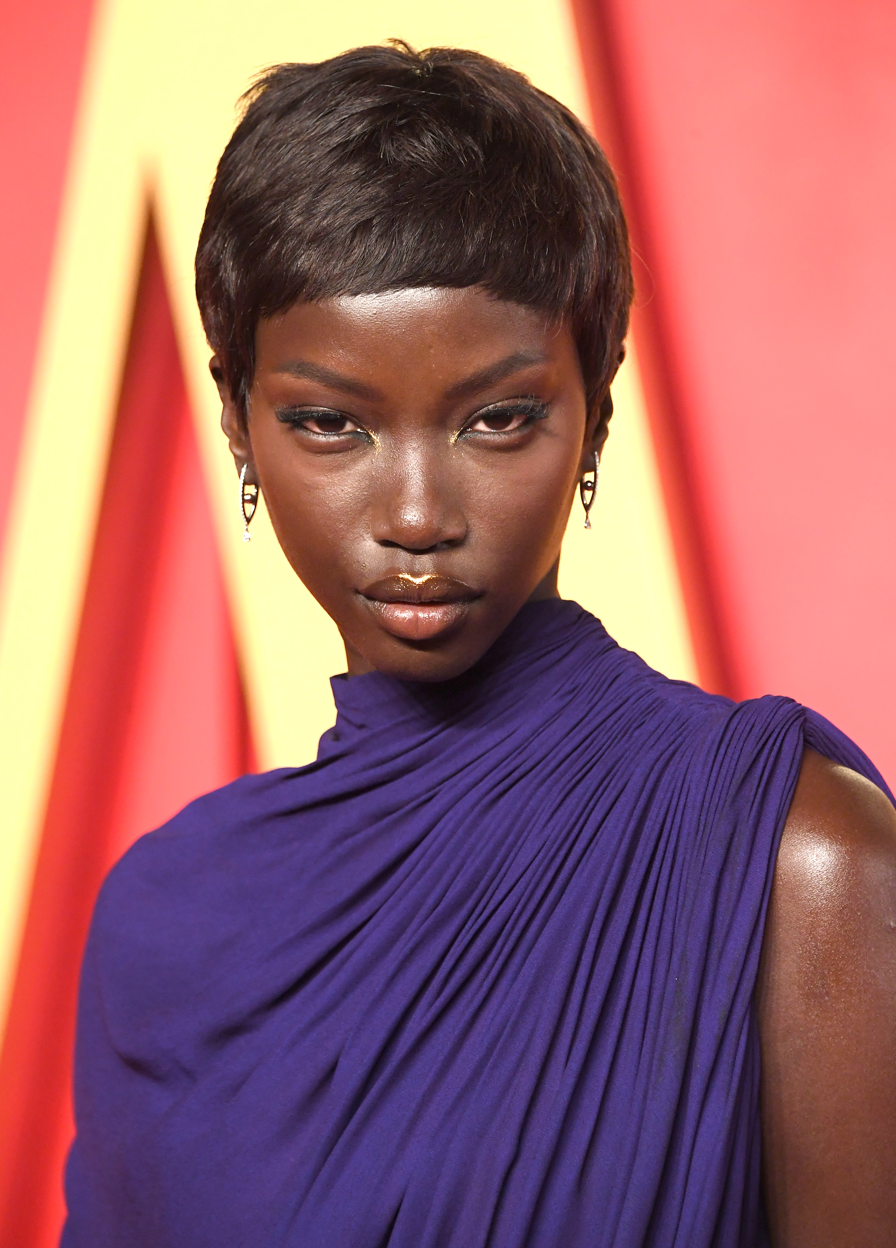 Anok Yai attends the Vanity Fair Oscar Party in Beverly Hills, California, on March 10, 2024 | Source: Getty Images