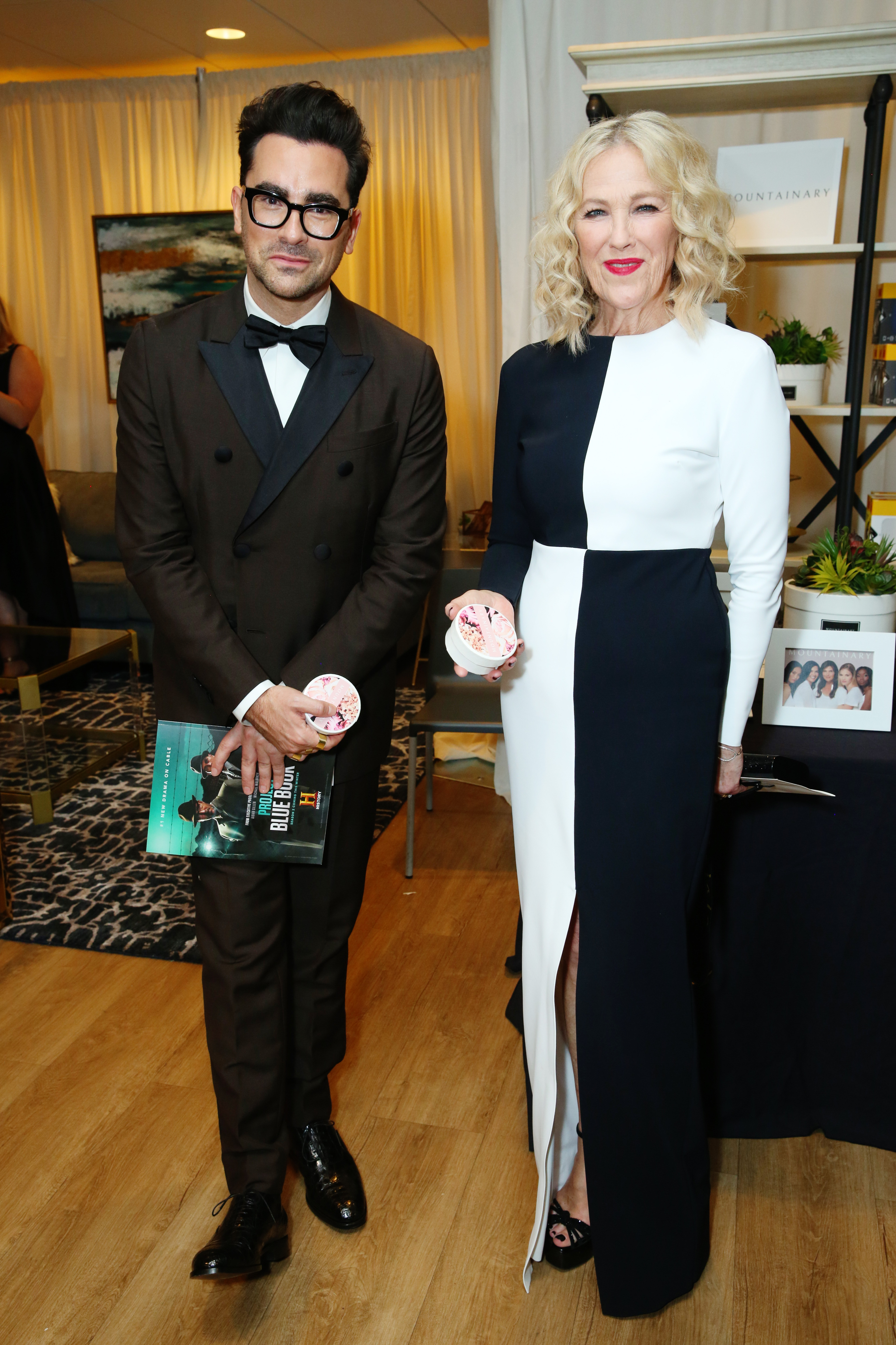 Levy also spoke warmly about the moments away from the set, including O'Hara's dinner invitations, stories, wisdom, and generosity. He said those personal memories were the things he would hold onto most tightly. | Source: Getty Images