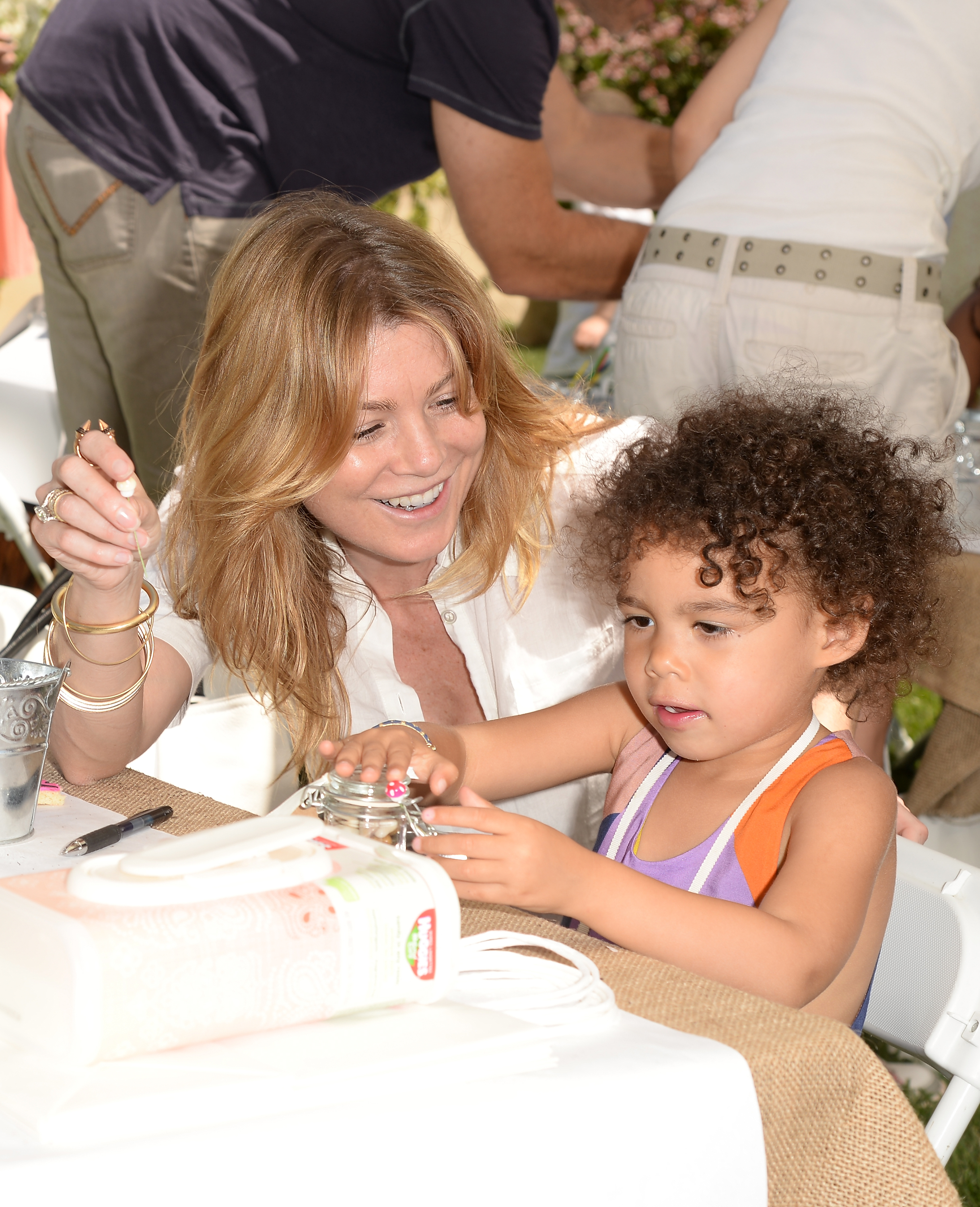 Ellen Pompeo and Stella Ivery attend the Huggies Snug & Dry and Baby2Baby Mother's Day Garden Party on April 27, 2013, in Los Angeles, California. | Source: Getty Images