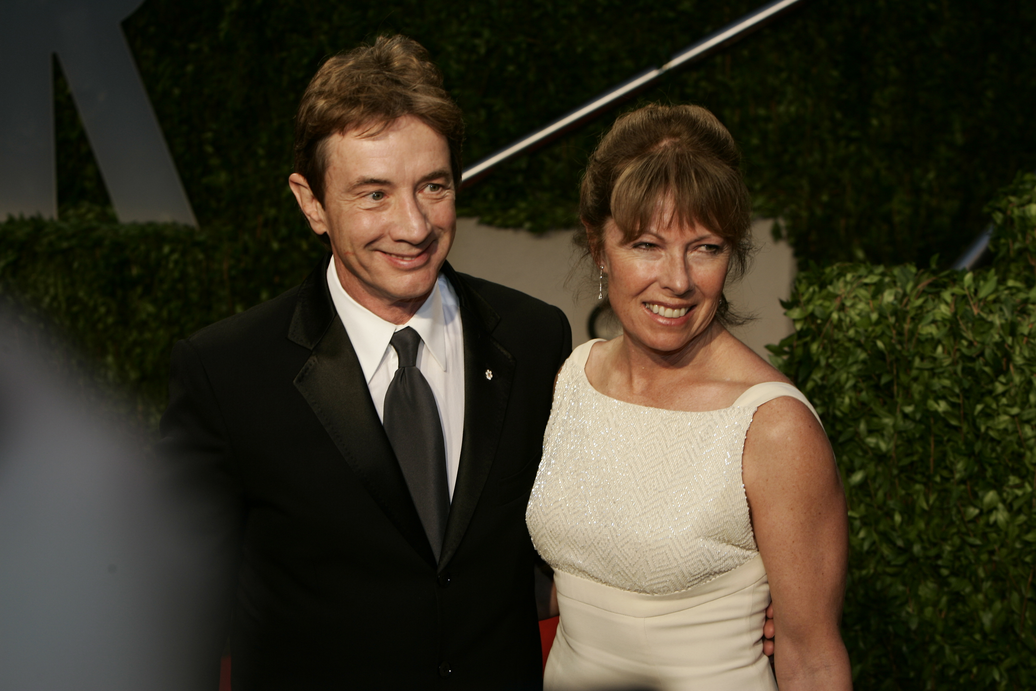 Martin and Nancy Short attend the Vanity Fair Academy Awards party at Sunset Tower Hotel on February 22, 2009, in West Hollywood, California | Source: Getty Images