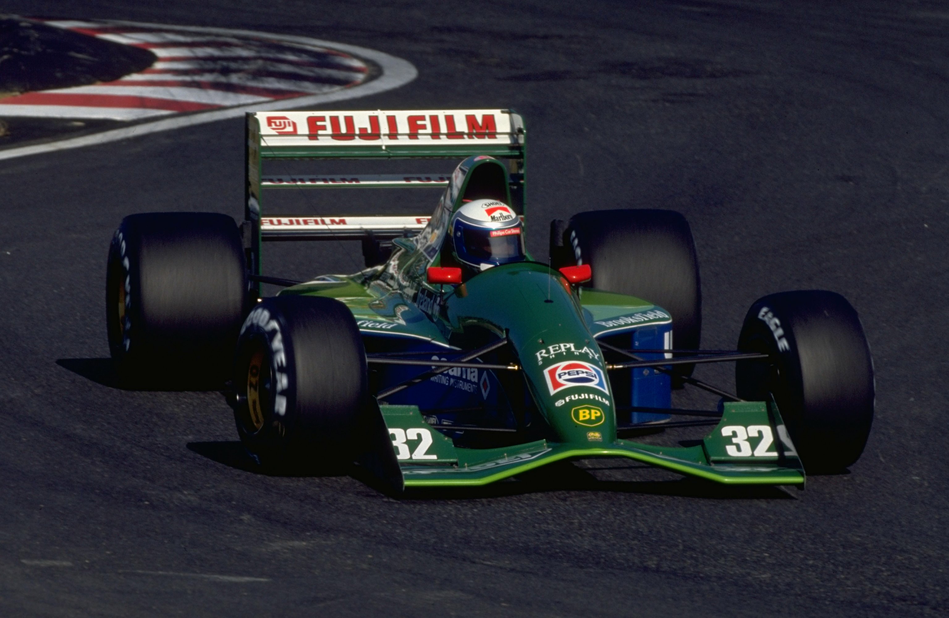 Alex Zanardi in action during the Japanese Grand Prix in Suzuka, Japan, in 1991. | Source: Getty Images