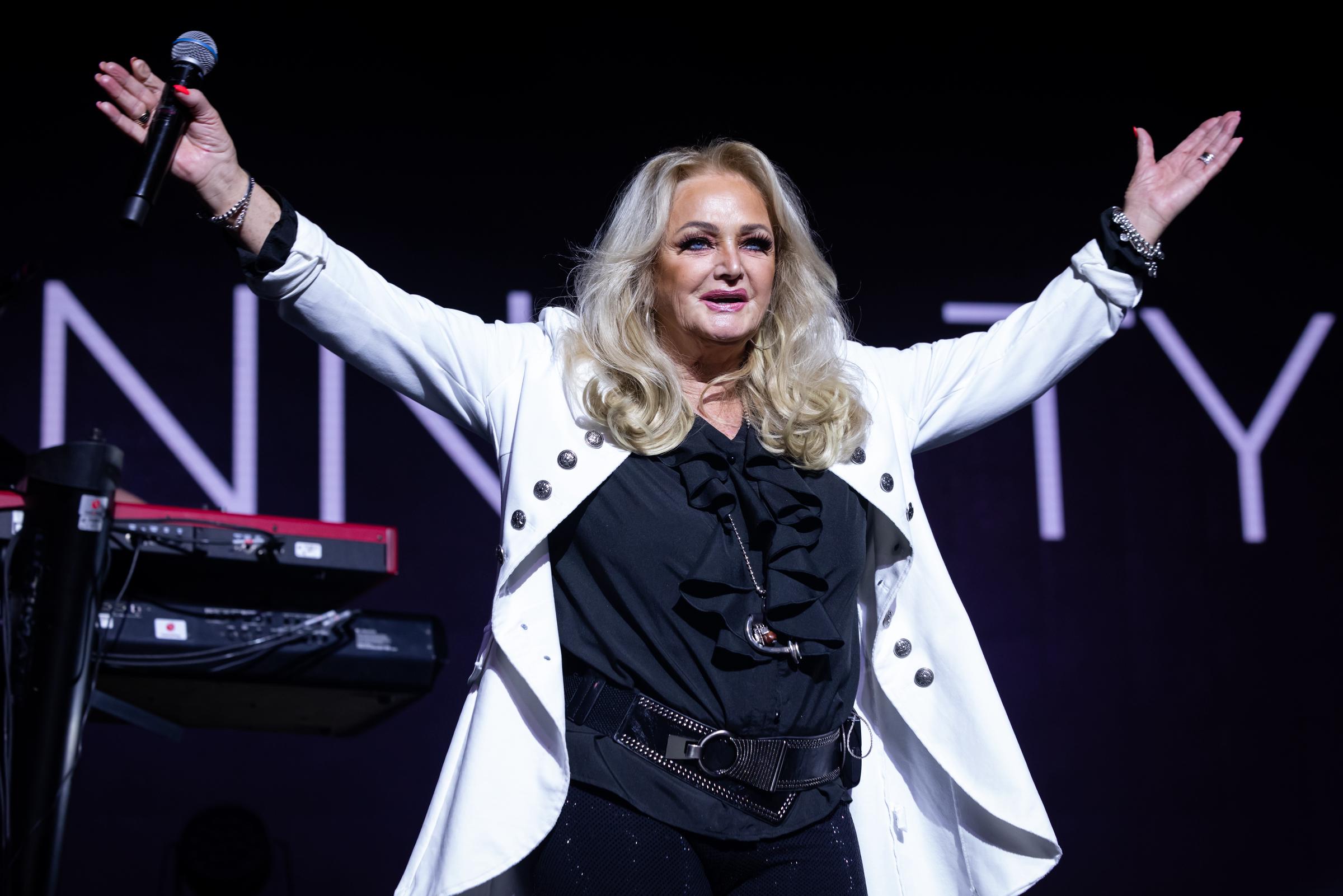 Although she felt guilt, the fan did not regret the alleged affair. At this event, Bonnie Tyler performed in concert at Gran Teatro CaixaBank Príncipe Pío on September 28, 2024, in Madrid, Spain. | Source: Getty Images