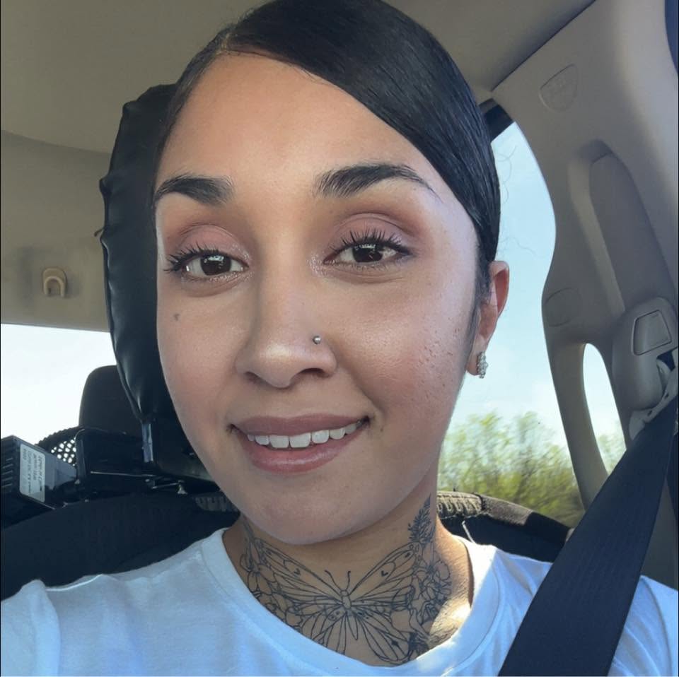 Caroline "Caro" Peña's family said she was known for her big smile, warm hugs, and deep devotion to her children. After her death, loved ones launched a fundraiser to help support the five children she left behind. | Source: Facebook/Caro Peña
