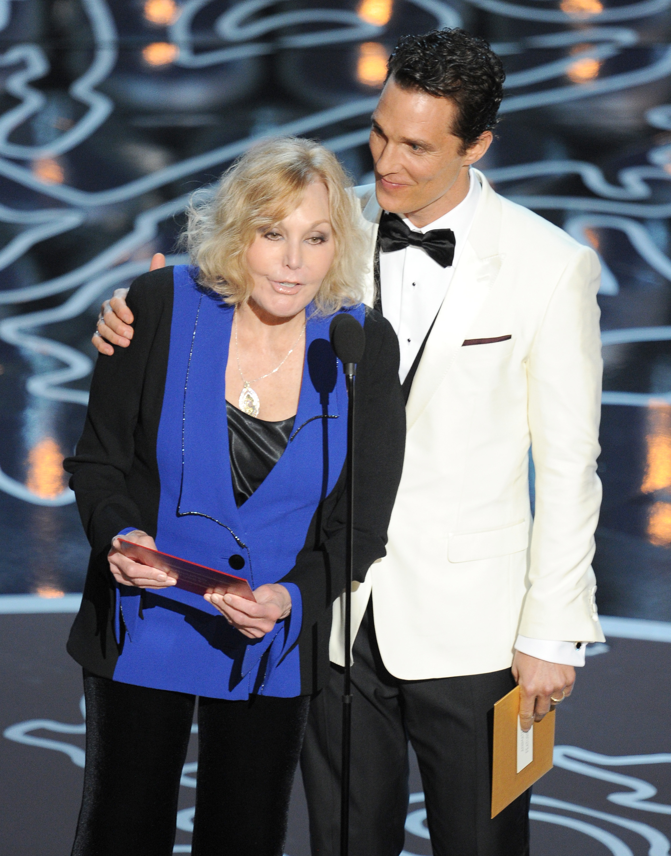 Kim Novak appears onstage with Matthew McConaughey during the 86th Academy Awards at the Dolby Theatre in Hollywood on March 2, 2014. | Source: Getty Images