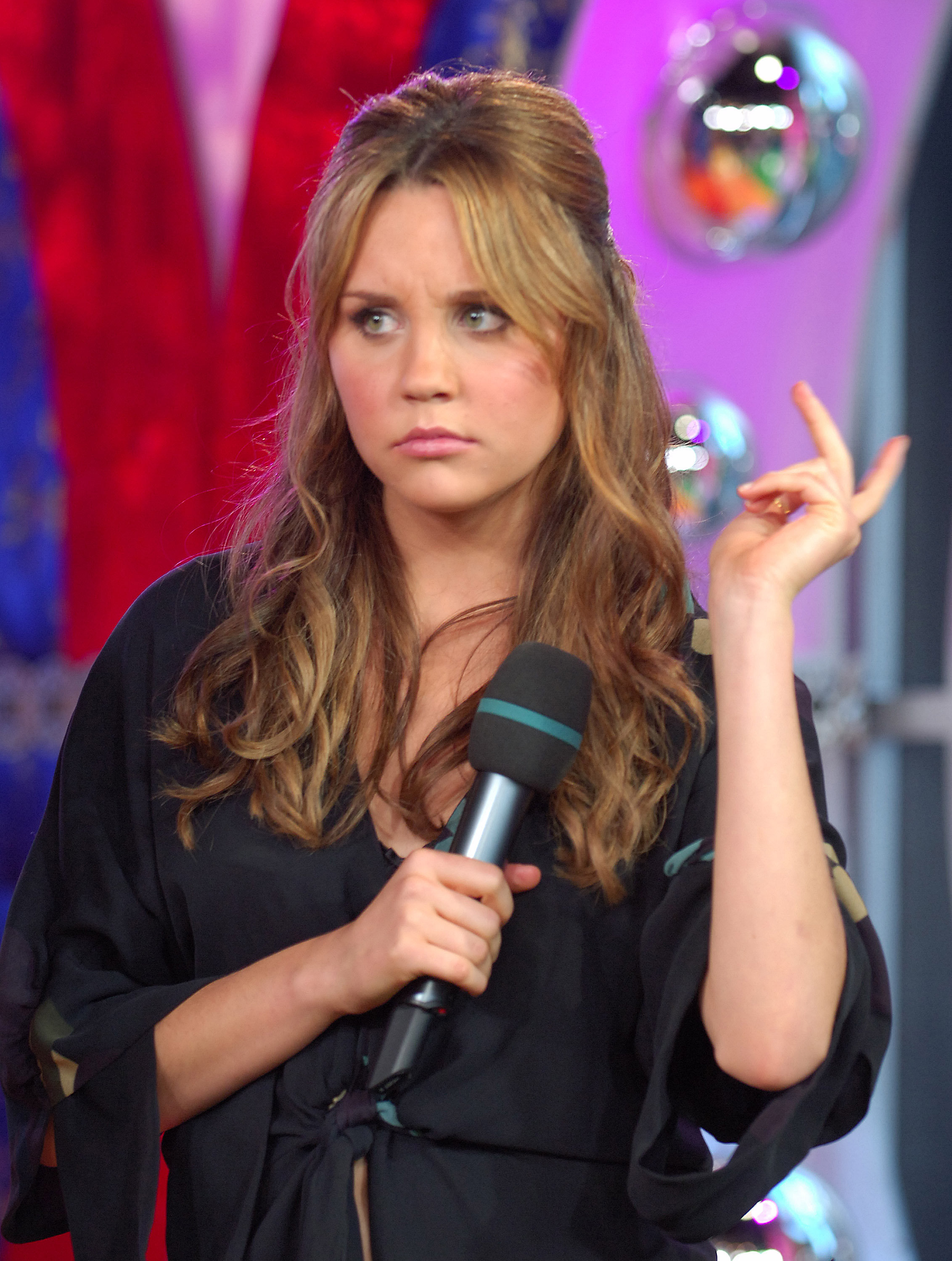 Amanda Bynes visits MTV's "TRL" in New York City in 2005, nearly a decade after she first became a familiar face on Nickelodeon. | Source: Getty Images