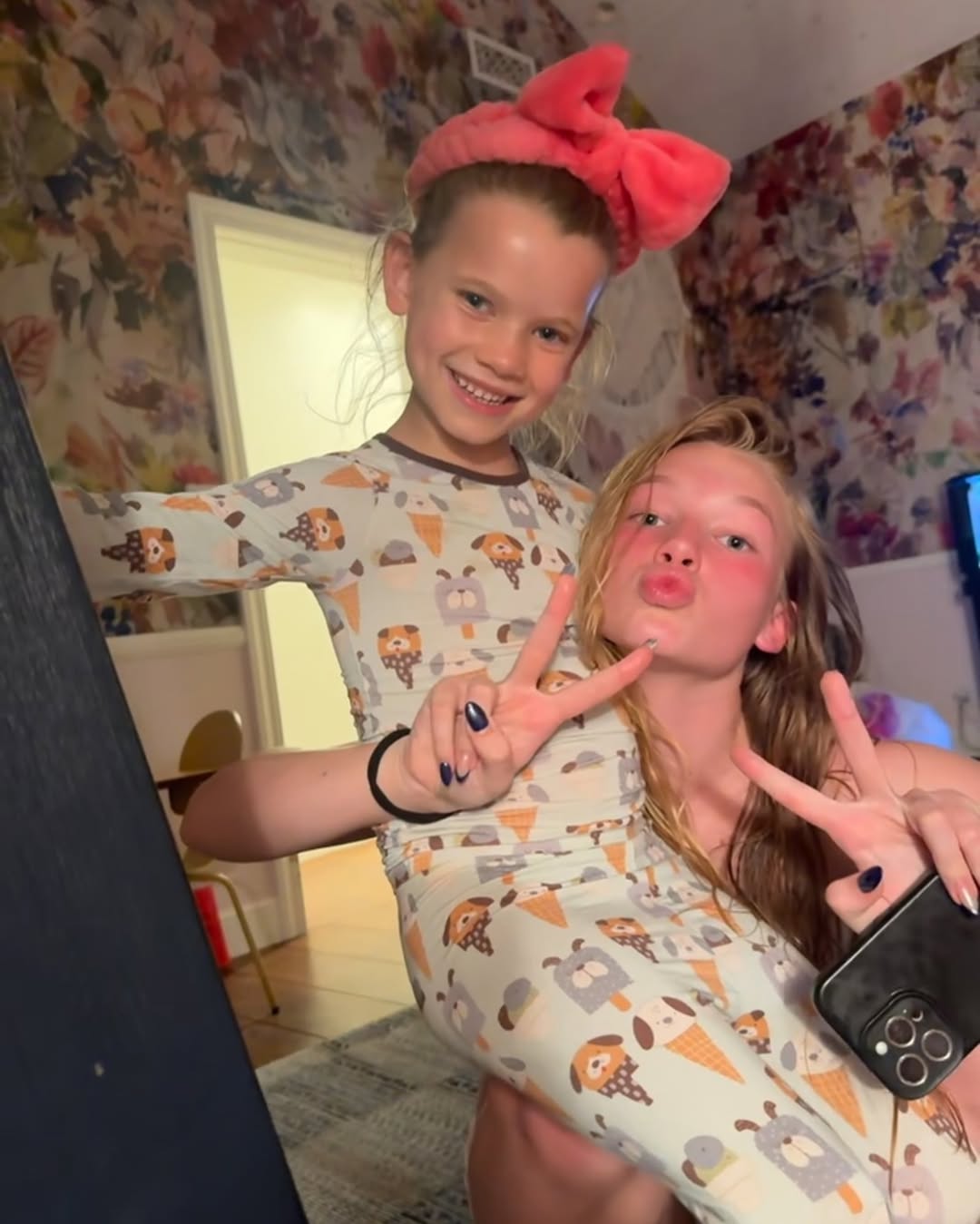 Jessica Simpson's daughter, Maxwell Drew and Birdie Mae Johnson, posing for the camera, from a post dated March 31, 2025 | Source: Instagram/jessicasimpson