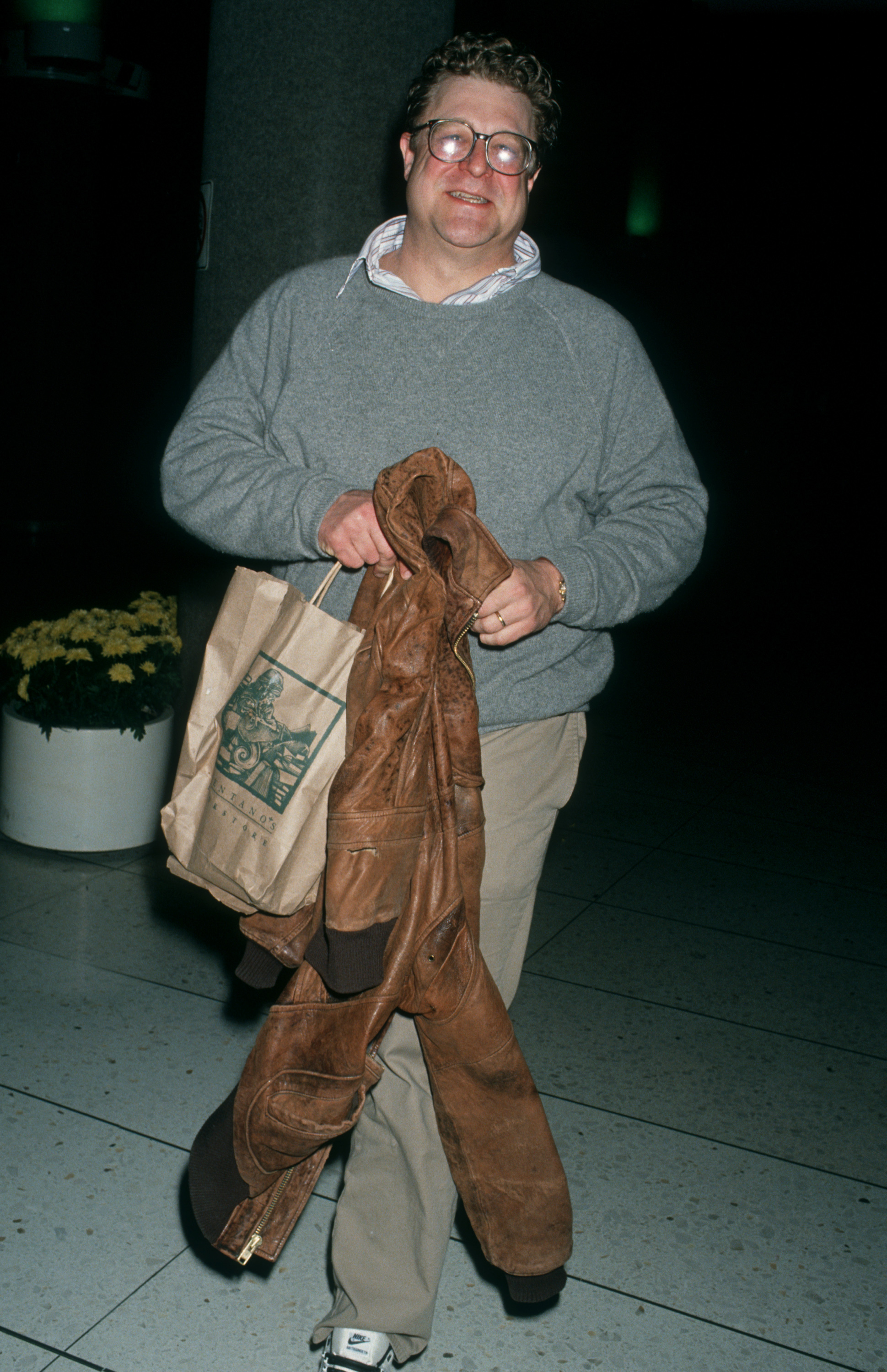 John Goodman at Los Angeles International Airport on March 15, 1993, in Los Angeles, California. | Source: Getty Images