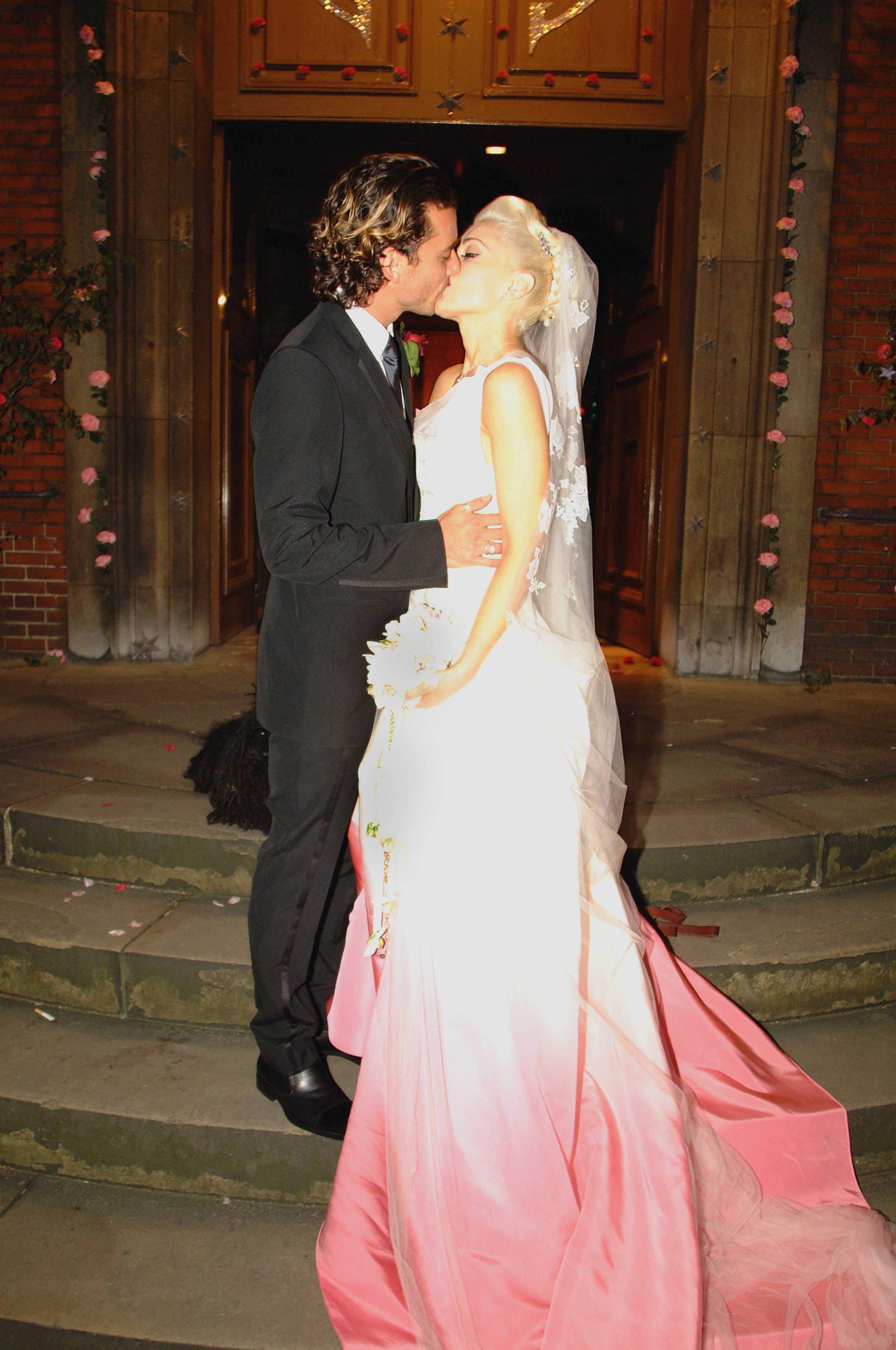 Gavin Rossdale and Gwen Stefani on their wedding day on September 14, 2002. | Source: Getty Images