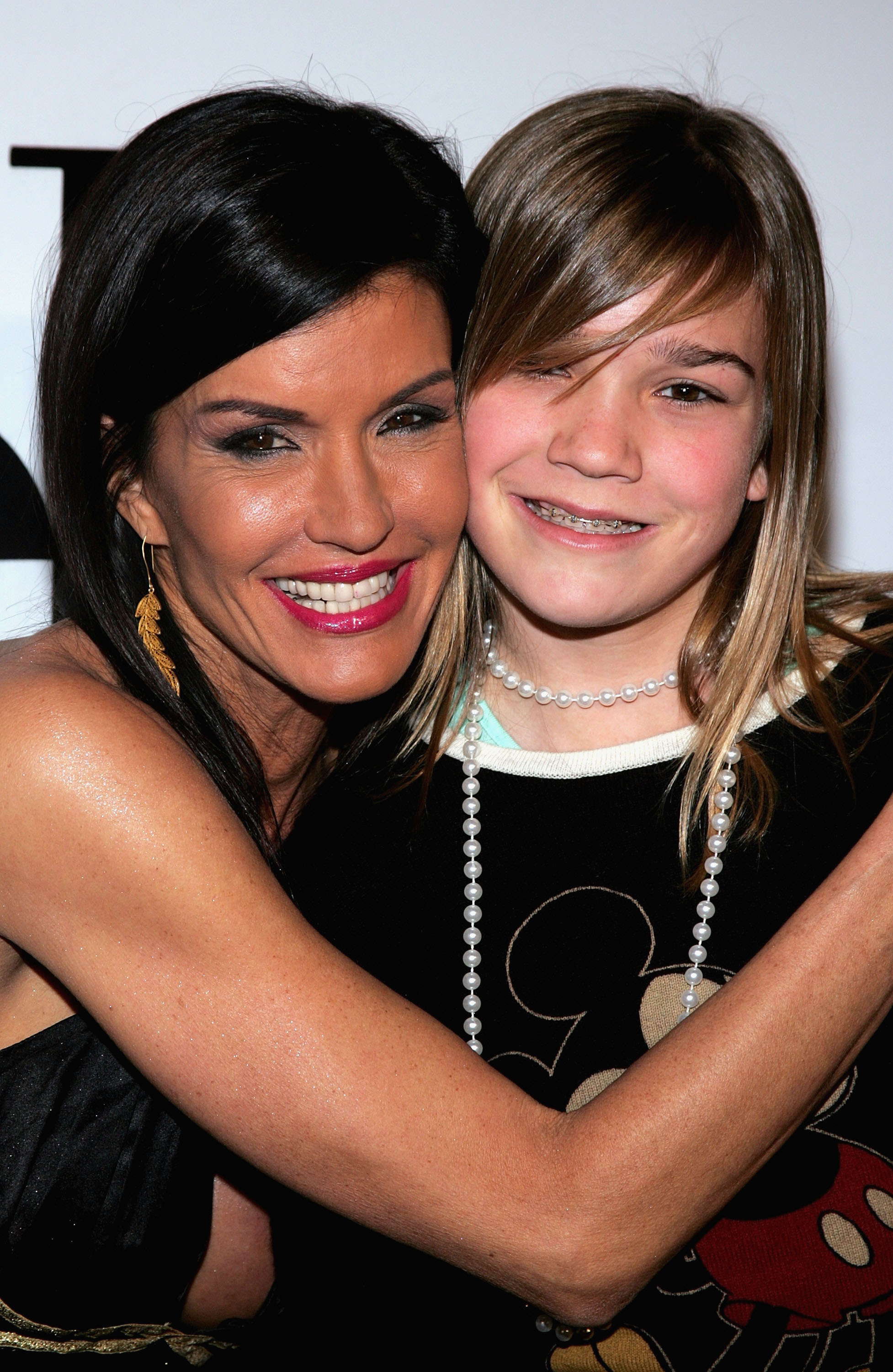 The model, with her daughter, Savannah, at the America's Next Top Model Cycle 5 finale on December 7, 2005. | Source: Getty Images