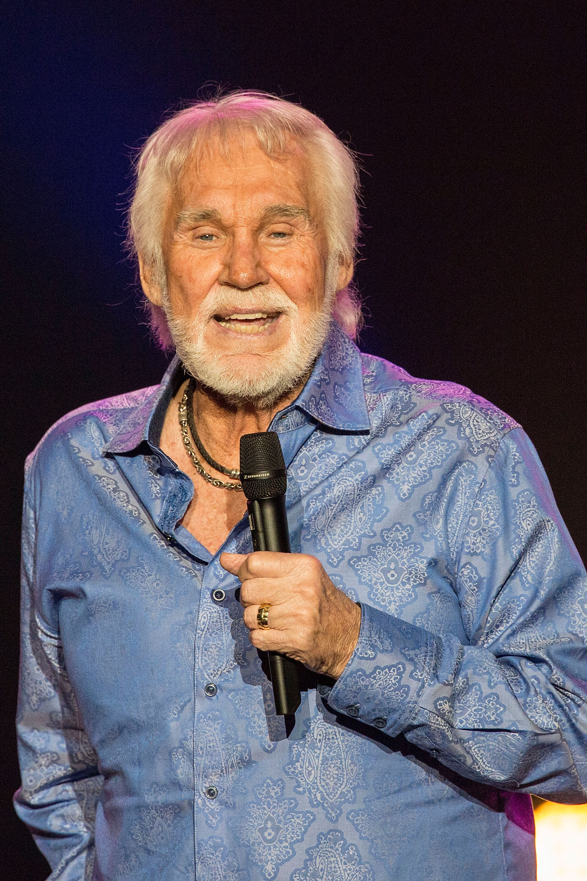 Kenny Rogers on stage at Pechanga Resort Casino on August 1, 2015, in Temecula, California. | Source: Getty Images