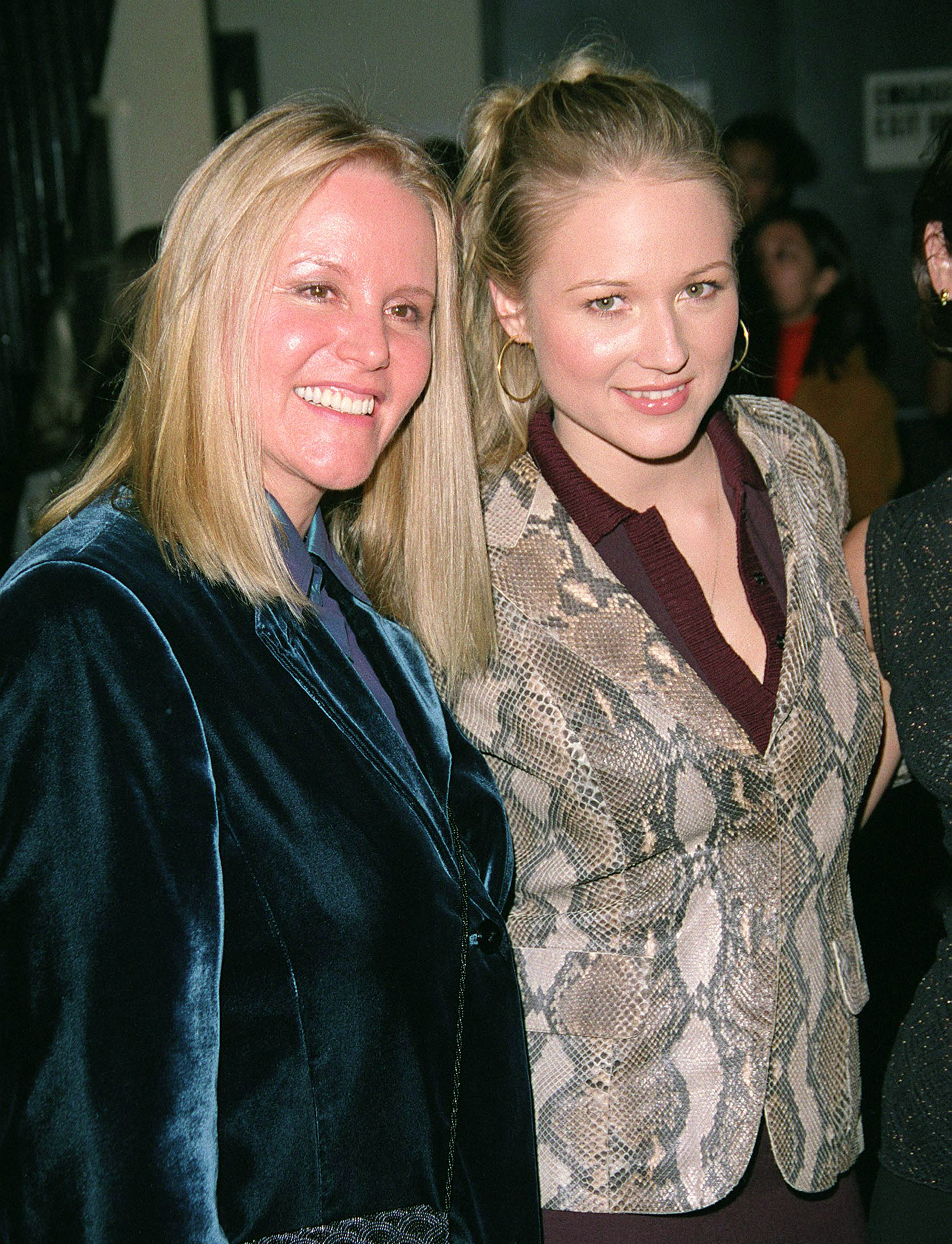 Lenedra Carroll (Jewel's Mother) and Jewel pose during an event to promote Jewel's Self Magazine Cover at Joe's Pub on 28 November 2000 in New York City. | Source: Getty Images