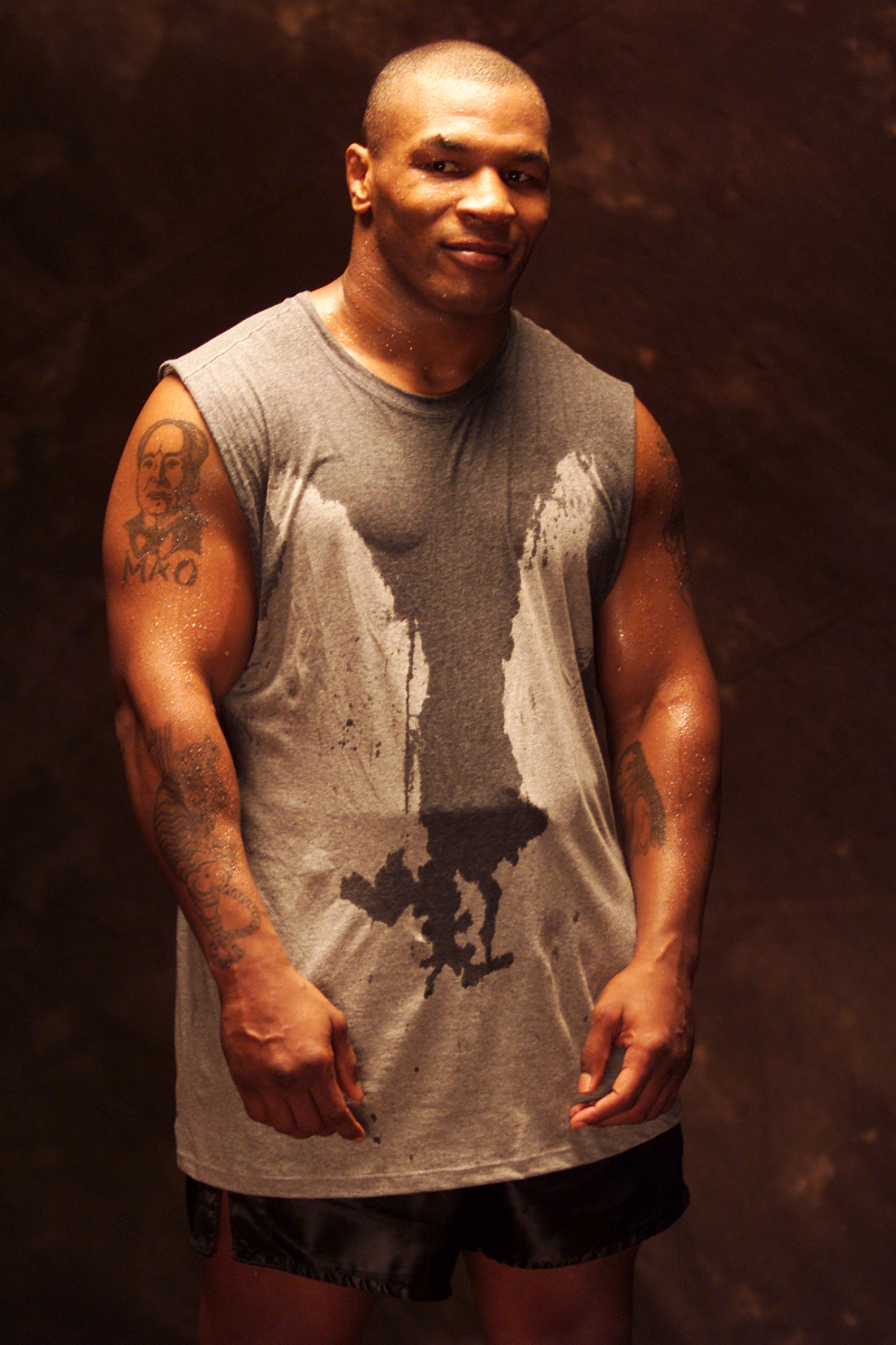 Mike Tyson photographed during training at a gym in Phoenix, Arizona, on November 12, 1998. | Source: Getty Images