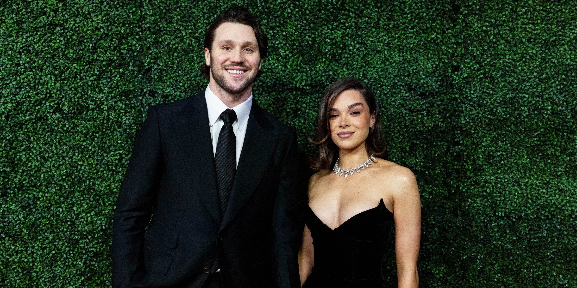 Josh Allen and Hailee Steinfeld | Source: Getty Images