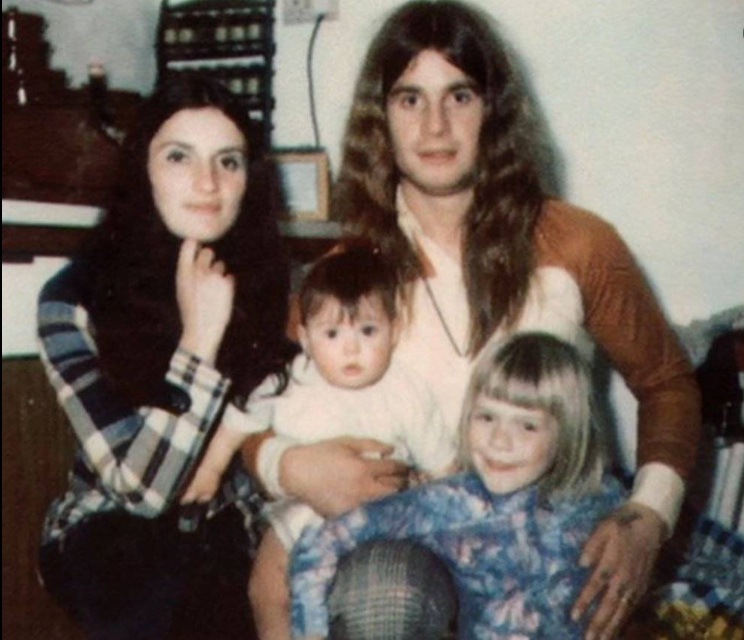 Ozzy Osbourne, Thelma Riley and their children | Source: Facebook/60sonly