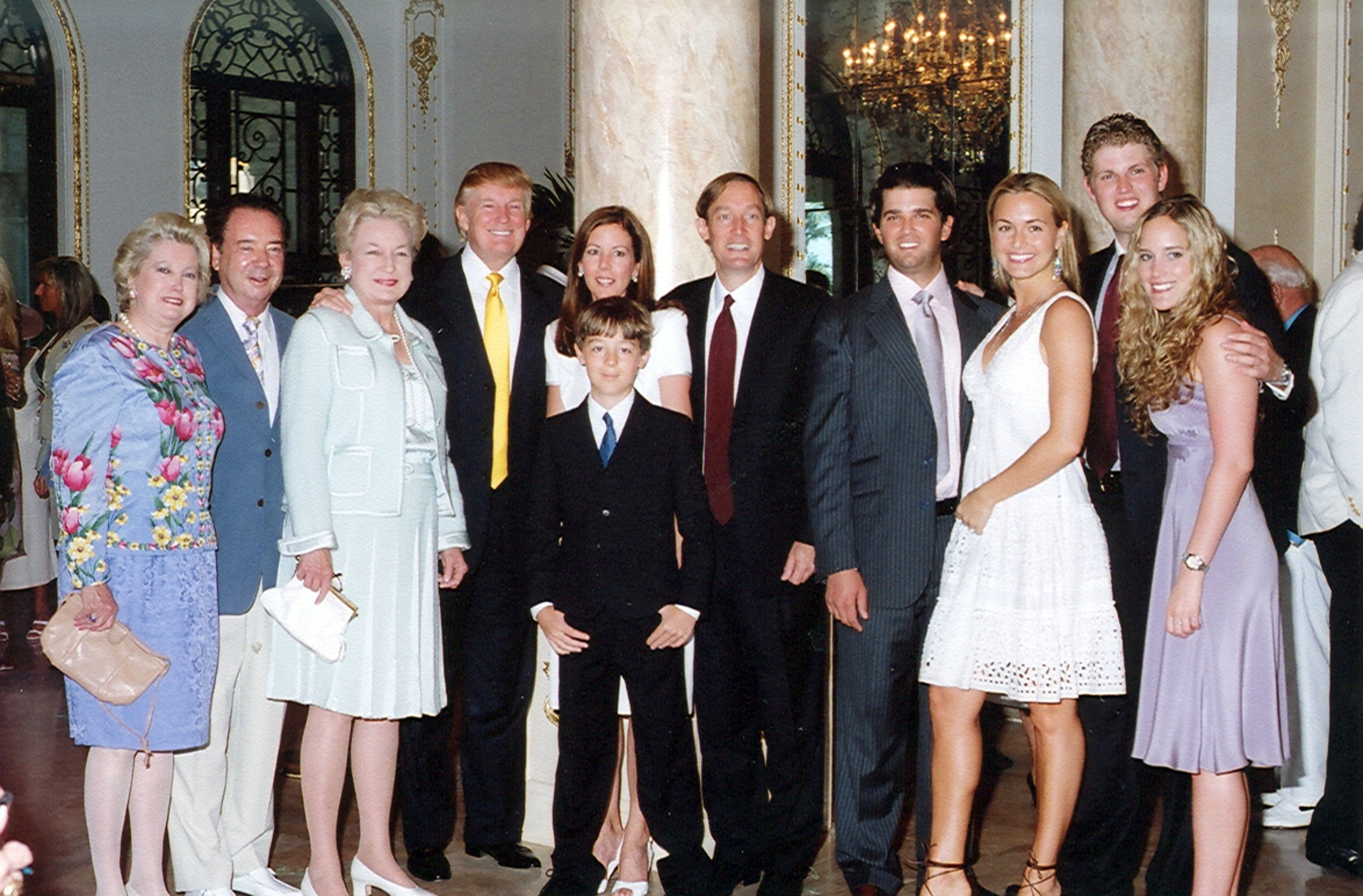 Members of the Trump Family pose for a group portrait during Easter Sunday events at the Mar-a-Lago club in Palm Beach, Florida, April 16, 2006 | Source: Getty Images