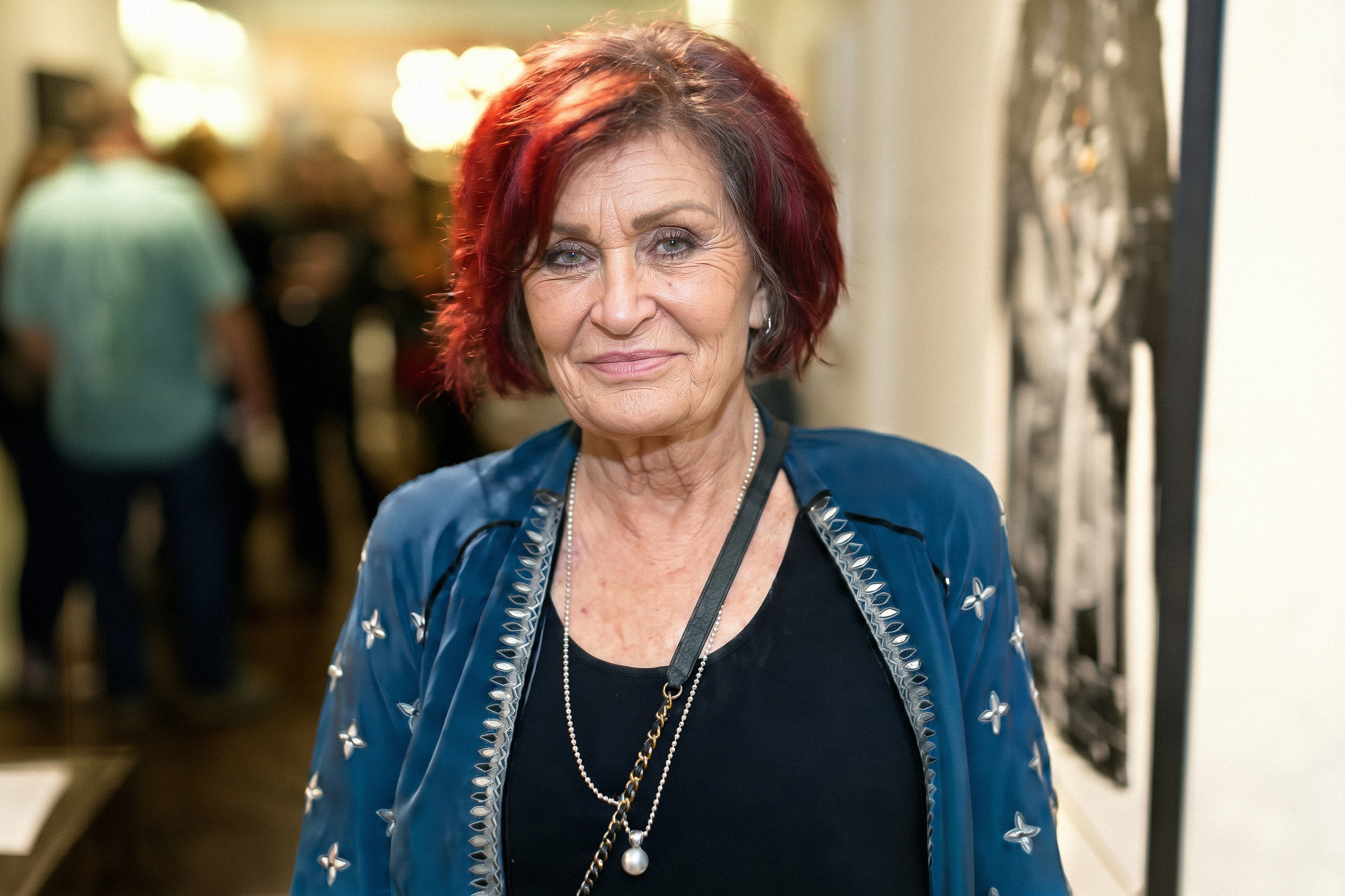 Beyond facial surgery, Sharon has acknowledged using Botox and fillers and undergoing several body-related cosmetic procedures. An AI portrait cannot reliably separate the effects of individual treatments from ordinary aging. | Source: Gemini
