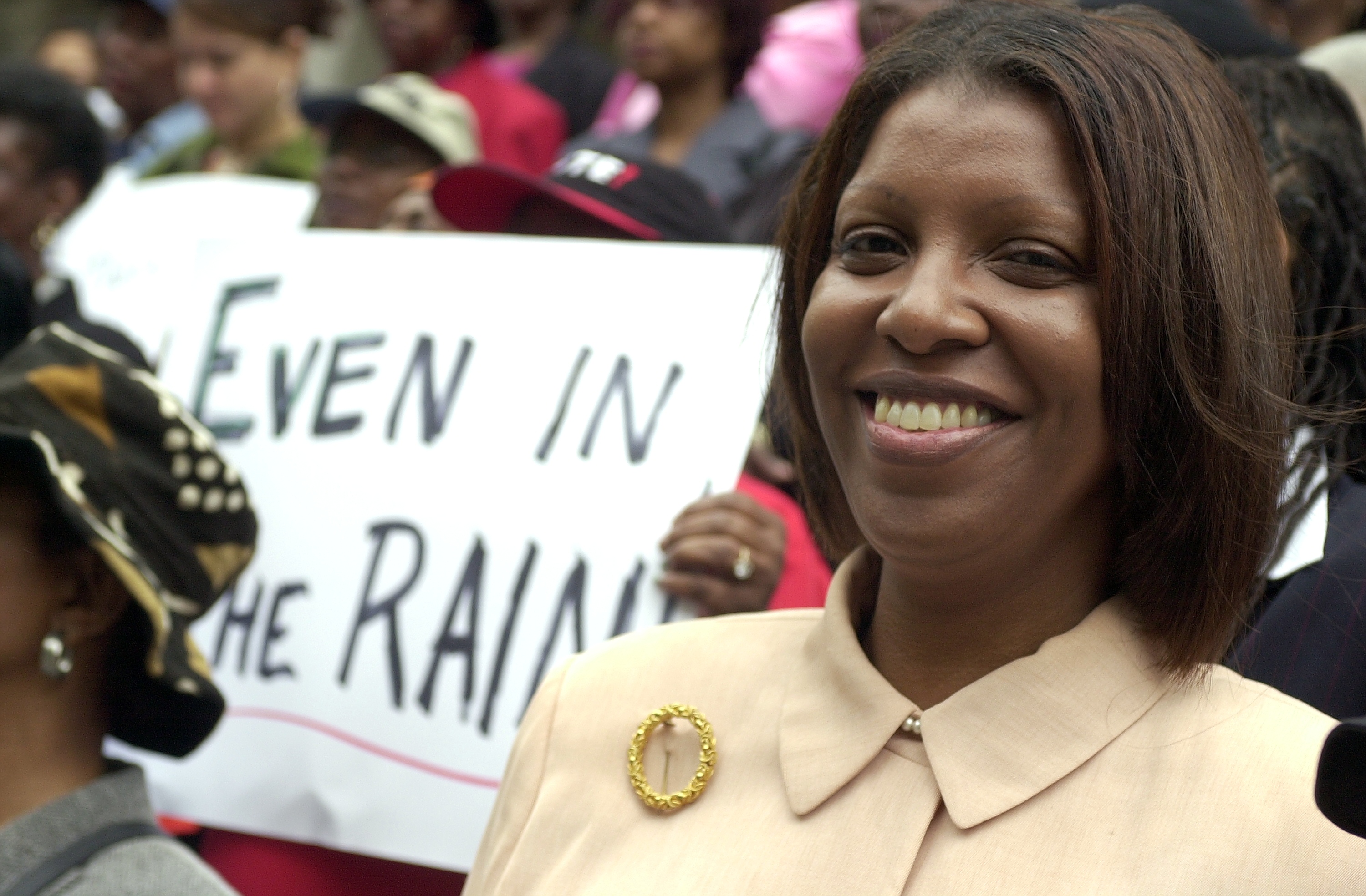 Letitia James campaigns outside City Hall in New York on September 28, 2003. | Source: Getty Images