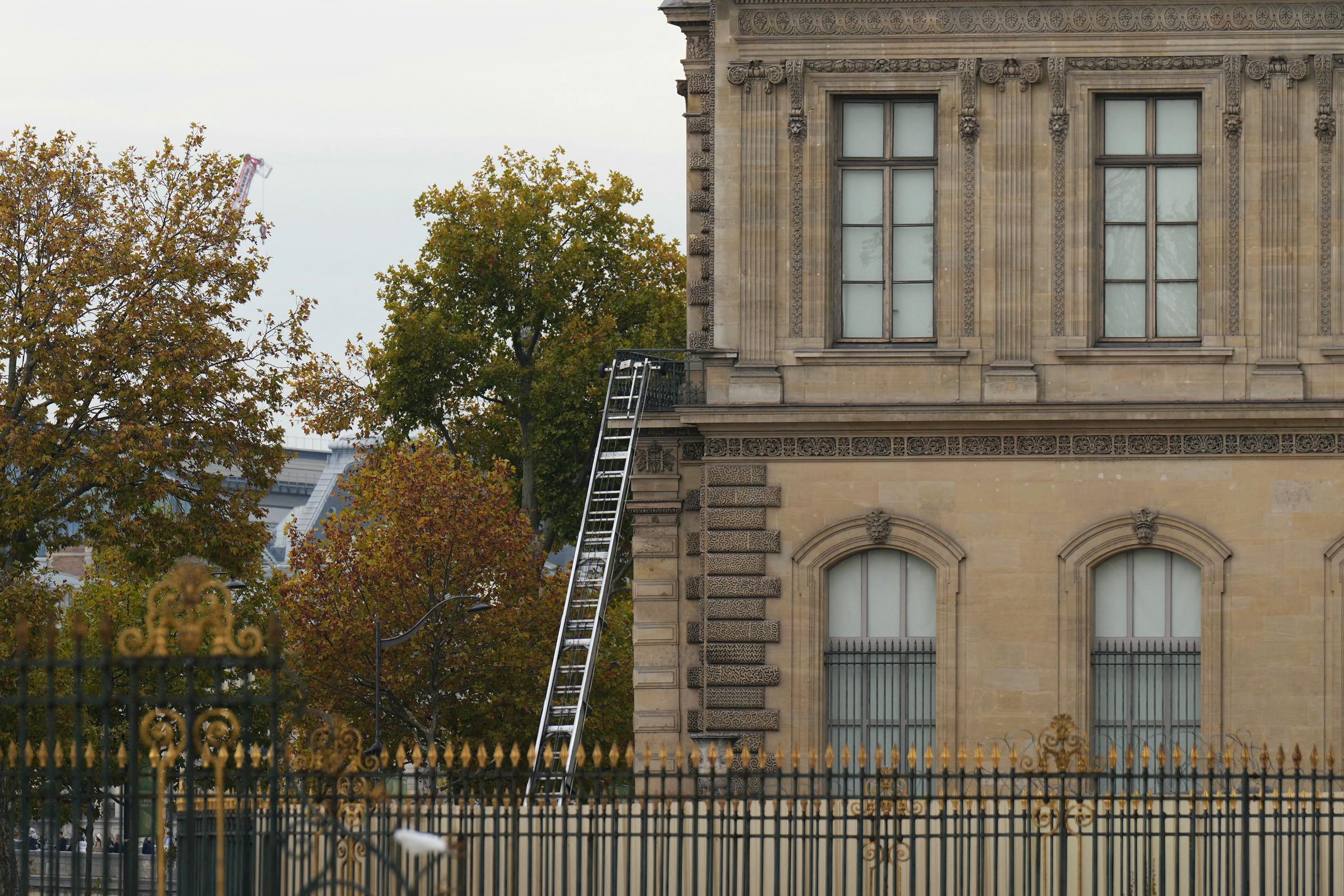 A furniture elevator used by robbers to enter the Louvre on Quai François Mitterrand in Paris, France, on October 19, 2025. | Source: Getty Images