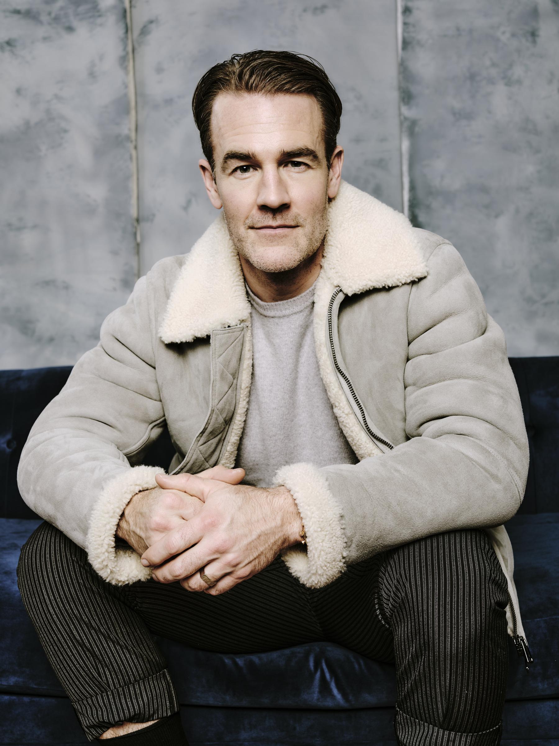 James Van Der Beek sits with quiet confidence in a shearling-lined jacket, his steady gaze adding warmth to the cool studio tones. At the Deadline Sundance Studio, he embodies rugged ease and reflective charm during the Bad Hair press season.