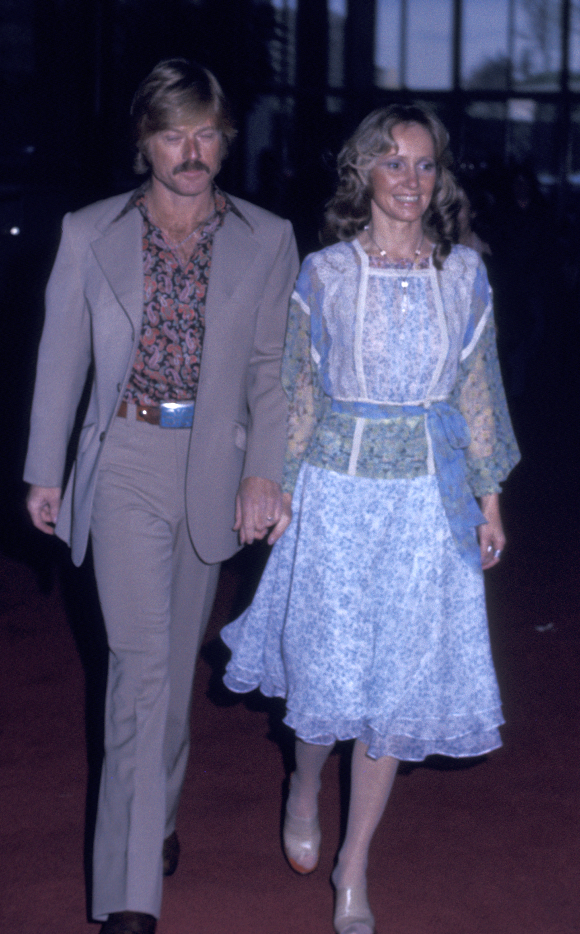 Robert Redford and Lola Van Wagenen at the screening of "All the President's Men" on April 4, 1976, in New York. | Source: Getty Images