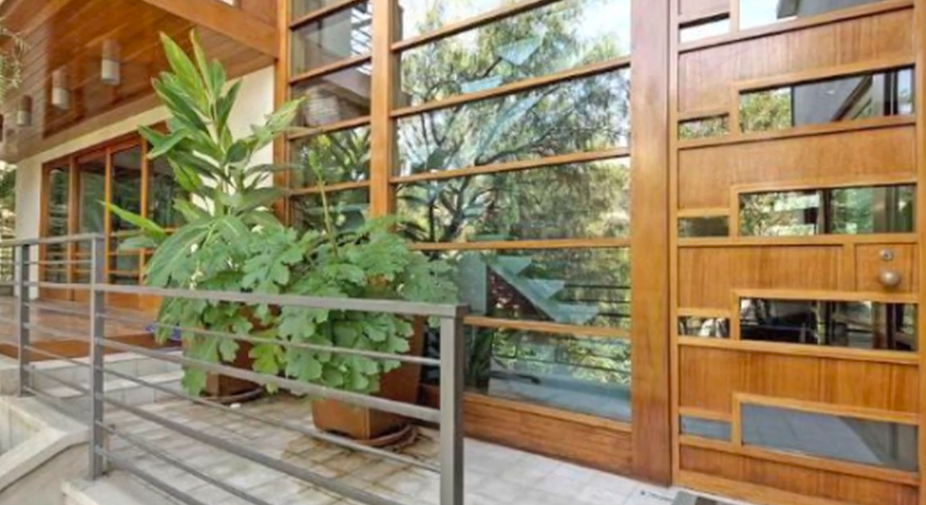 The Los Angeles house was described as a warm blend of wood and steel. Its design relies heavily on natural materials while still maintaining a contemporary feel.